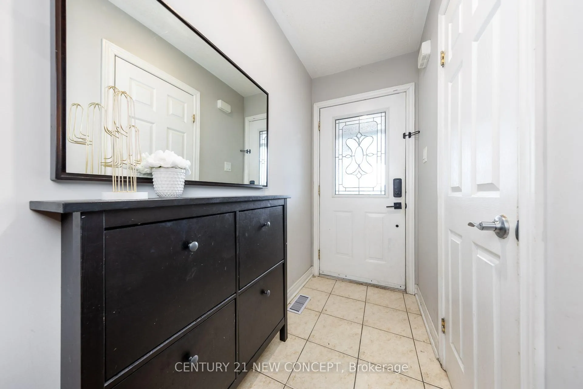 Photo 6 of 46 Maple Sugar Lane, Vaughan, Patterson — HOMEH
