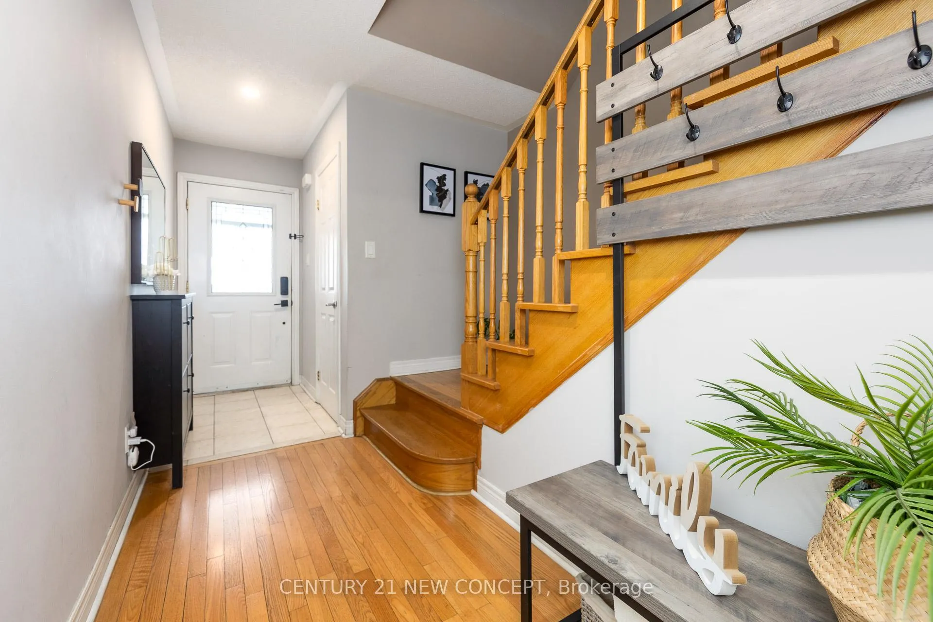 Photo 7 of 46 Maple Sugar Lane, Vaughan, Patterson — HOMEH