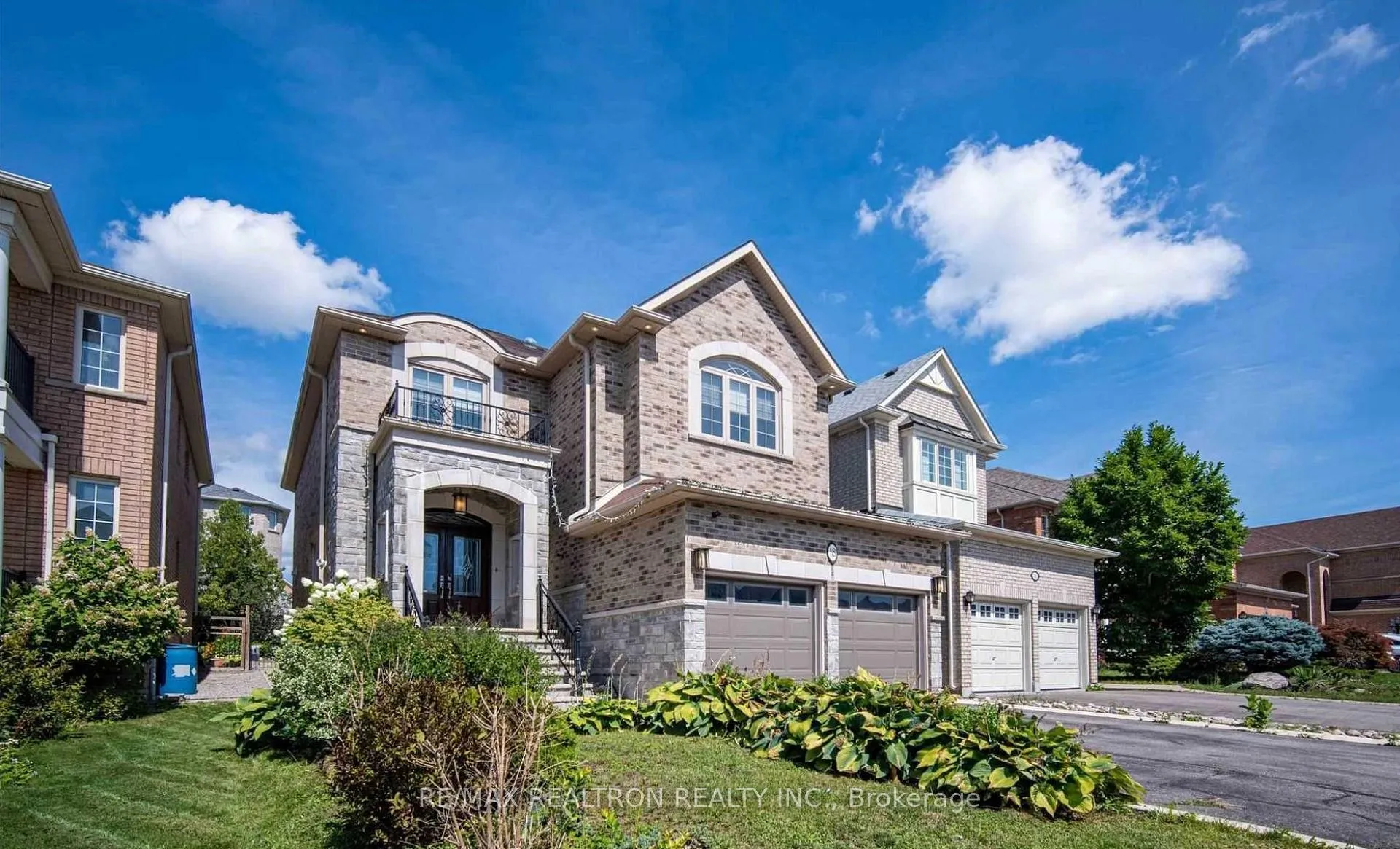 Front of 18 Ravine Edge Drive