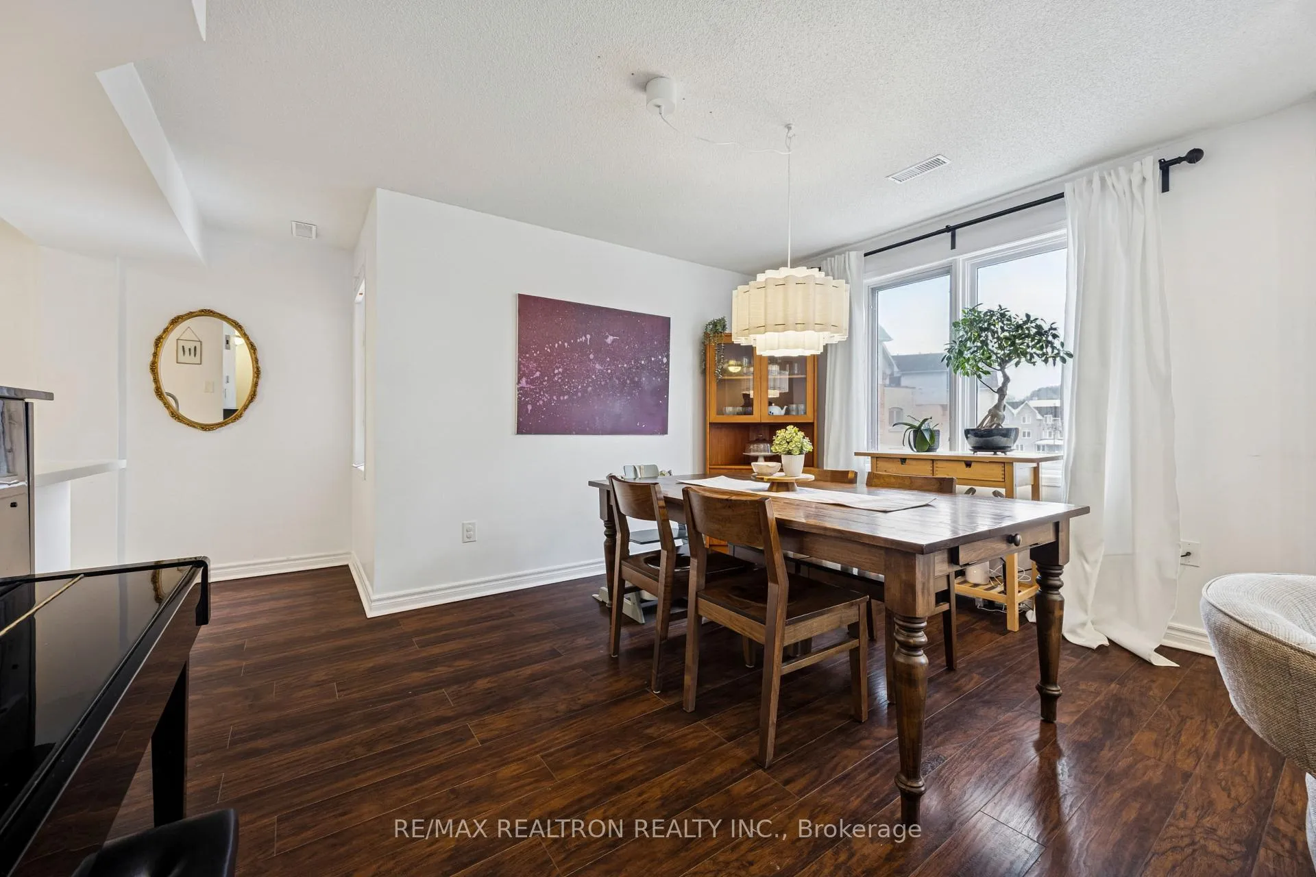Photo 3 of Unit 906, 75 Weldrick Road E, Richmond Hill, Observatory — HOMEH
