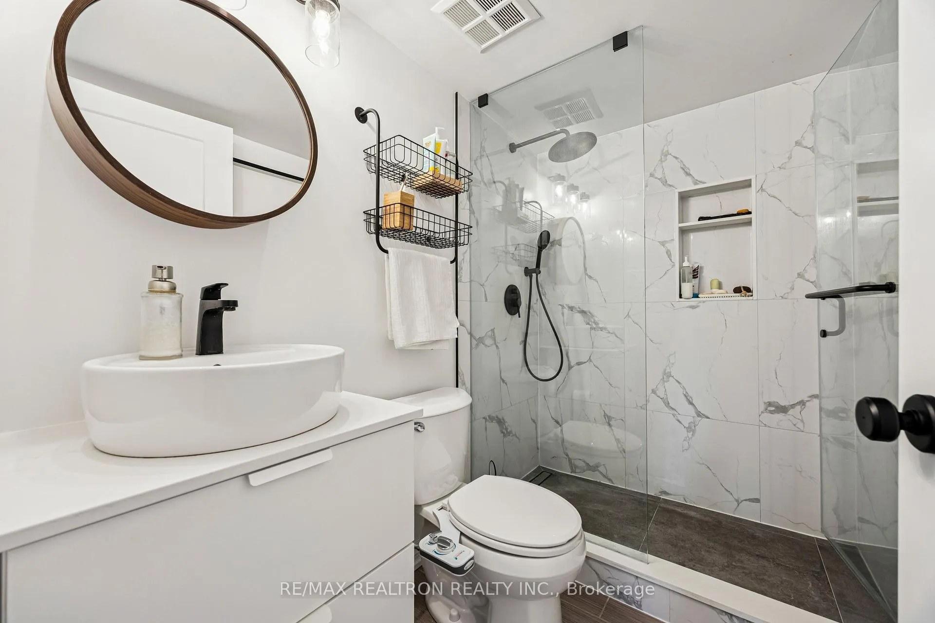 Photo 15 of Unit 906, 75 Weldrick Road E, Richmond Hill, Observatory — HOMEH