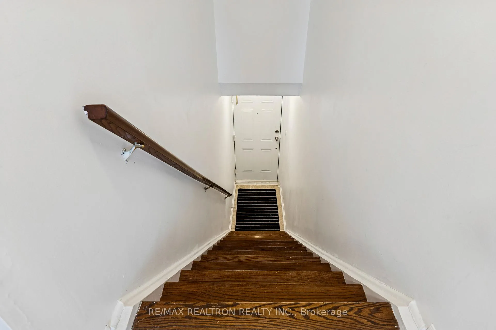 Photo 16 of Unit 906, 75 Weldrick Road E, Richmond Hill, Observatory — HOMEH