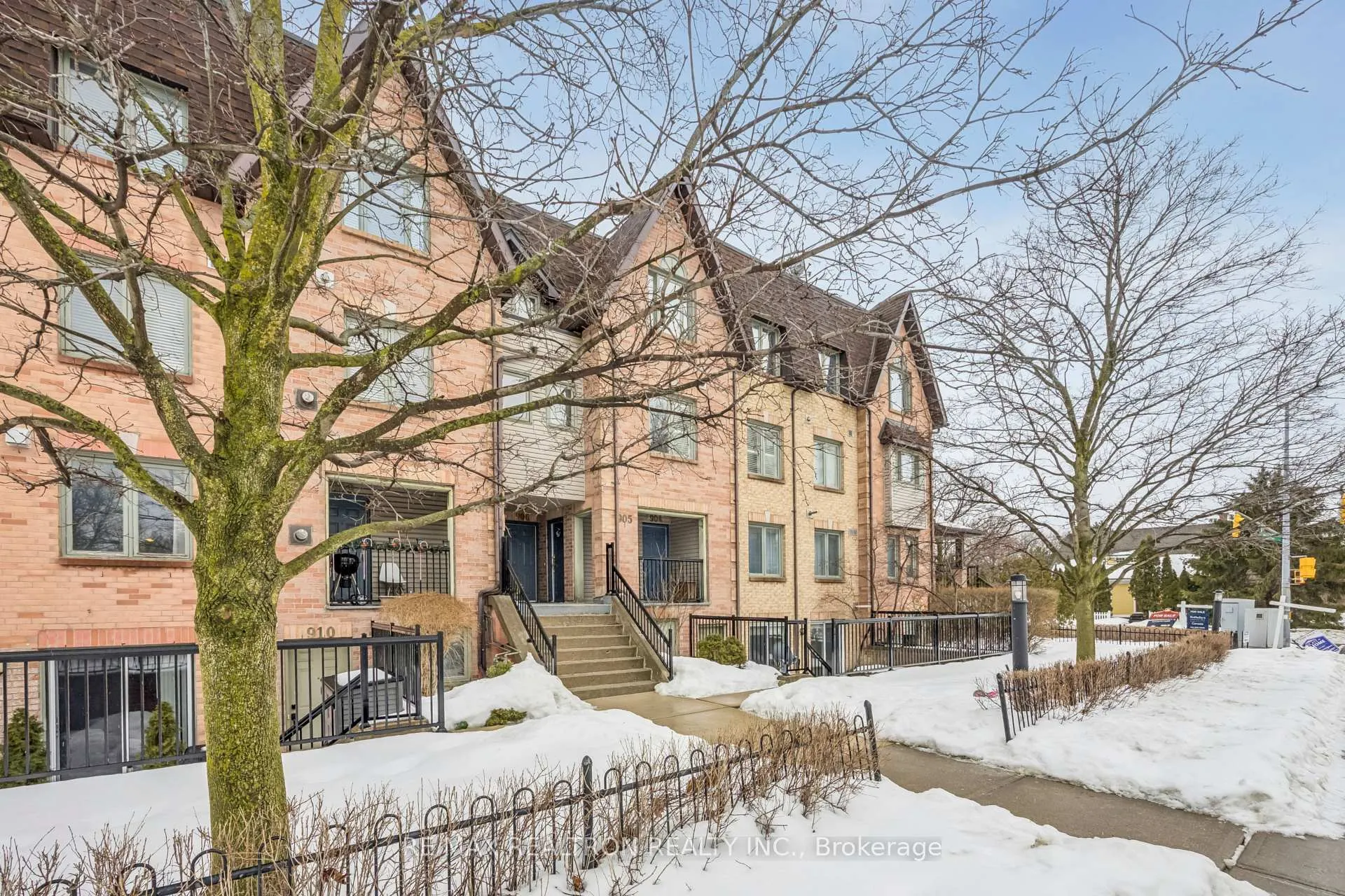 Photo 17 of Unit 906, 75 Weldrick Road E, Richmond Hill, Observatory — HOMEH
