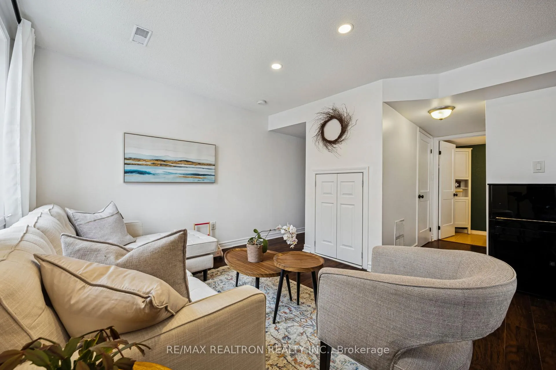 Photo 24 of Unit 906, 75 Weldrick Road E, Richmond Hill, Observatory — HOMEH