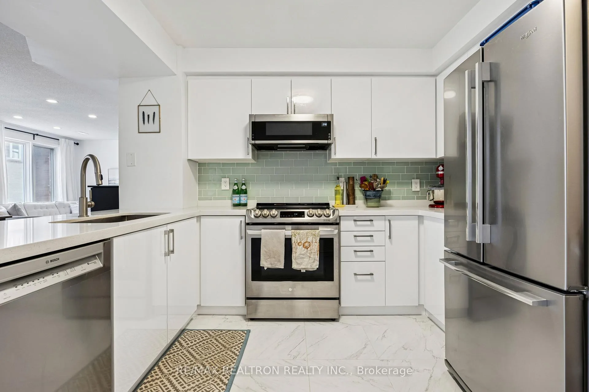 Photo 26 of Unit 906, 75 Weldrick Road E, Richmond Hill, Observatory — HOMEH