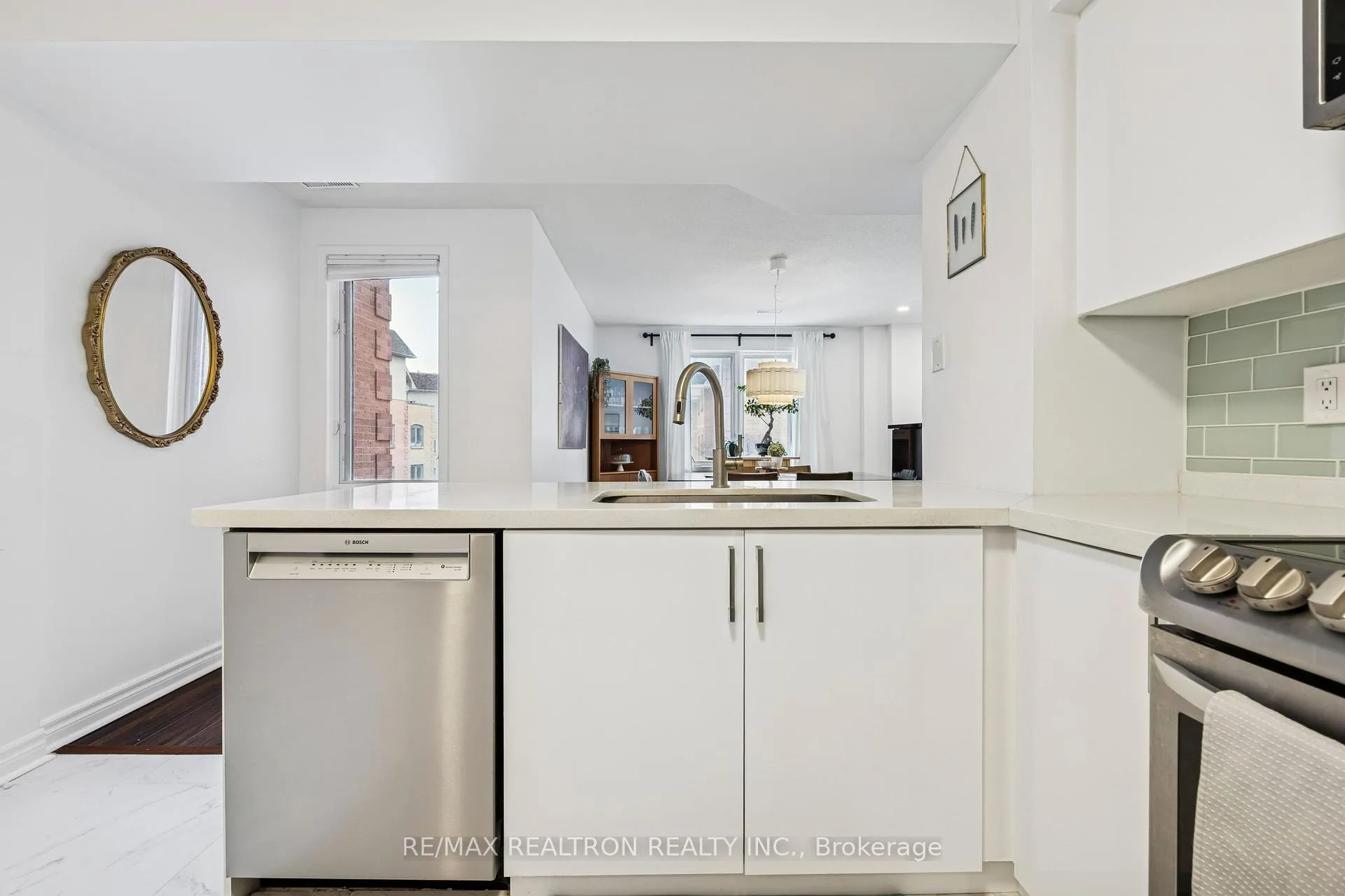 Photo 28 of Unit 906, 75 Weldrick Road E, Richmond Hill, Observatory — HOMEH