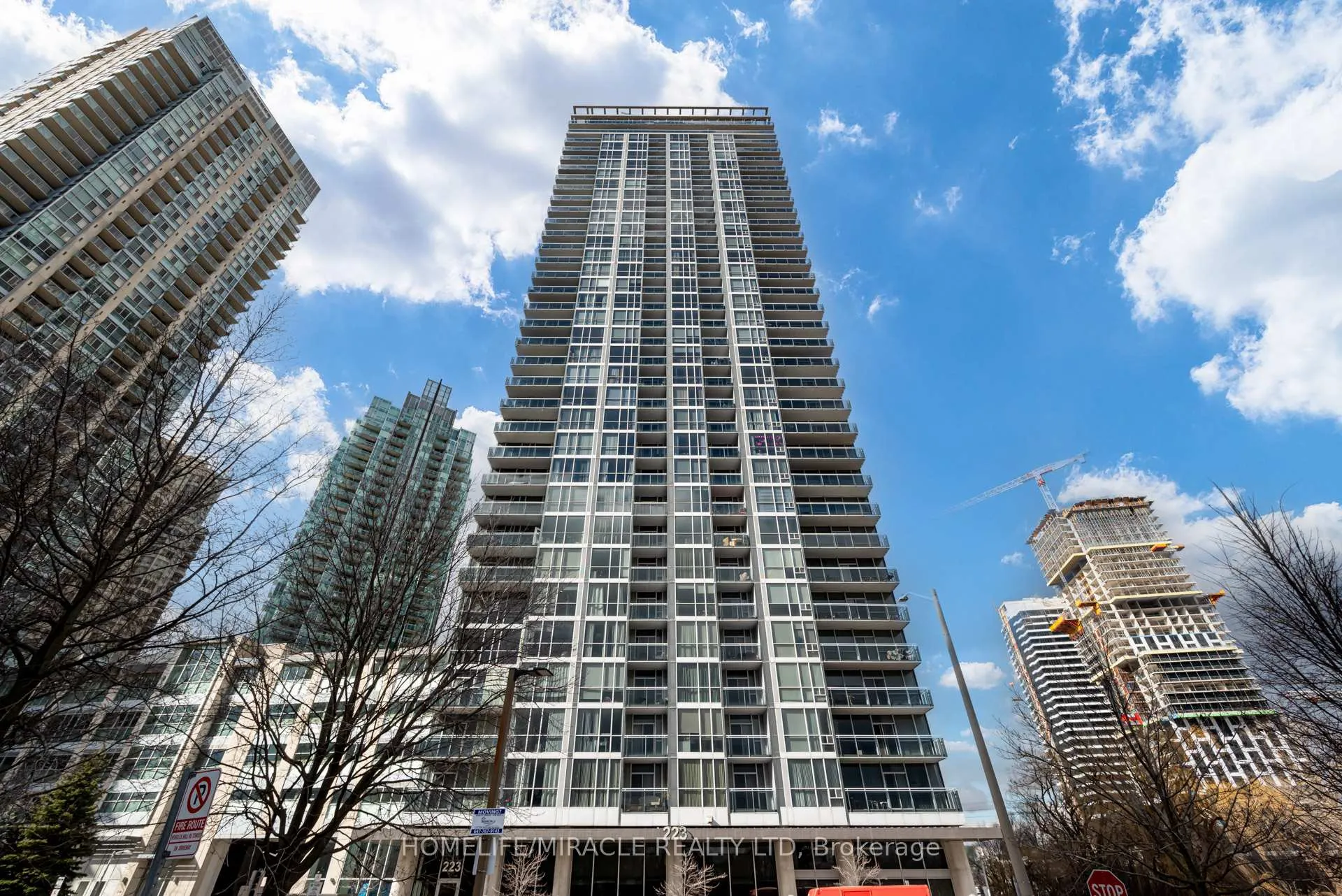 Photo 2 of Unit 502, 223 Webb Drive, Mississauga, City Centre — HOMEH