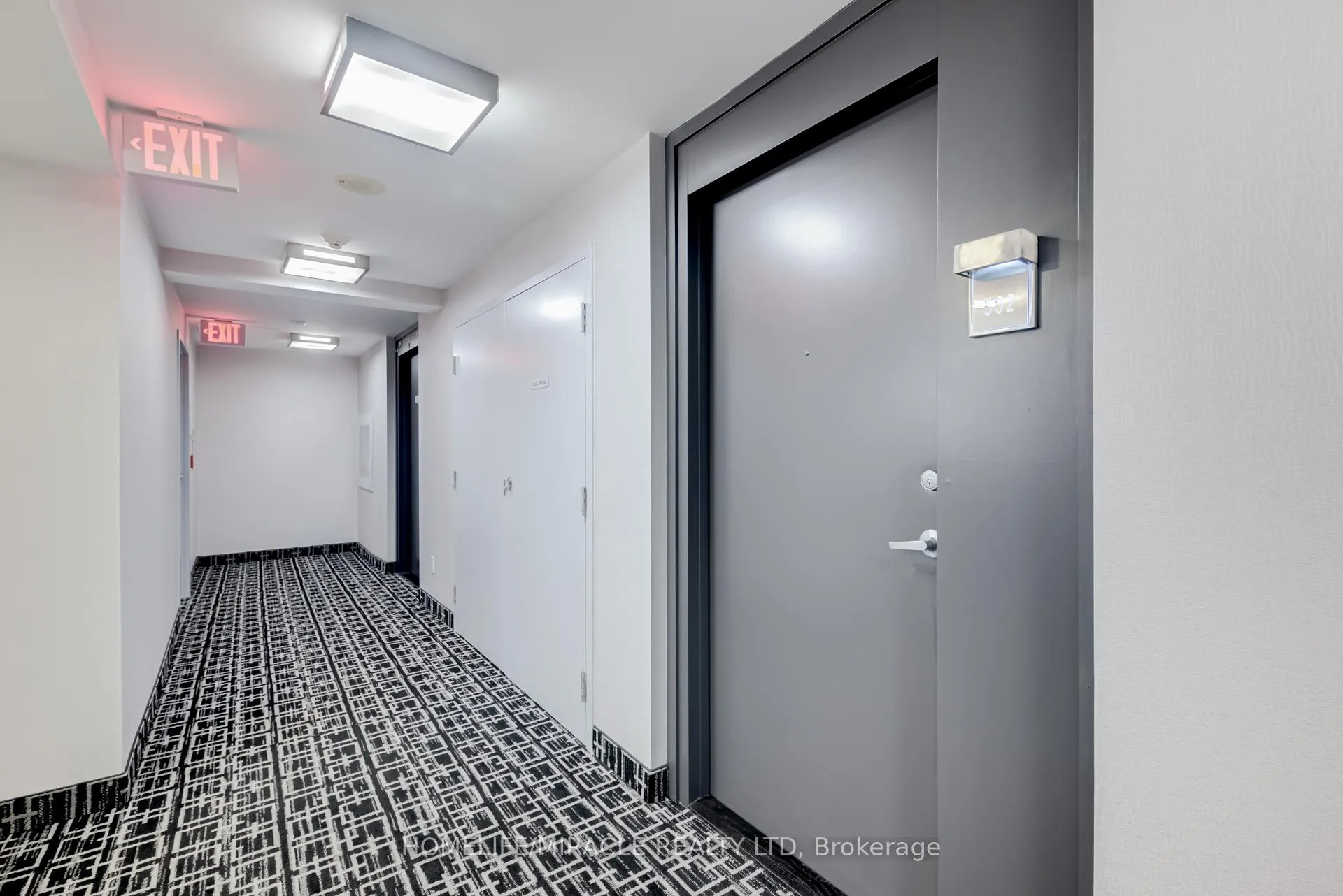 Photo 6 of Unit 502, 223 Webb Drive, Mississauga, City Centre — HOMEH