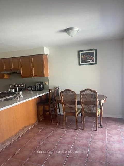 Photo 5 of 17 Legend Lane, Brampton, Fletcher's Creek Village — HOMEH
