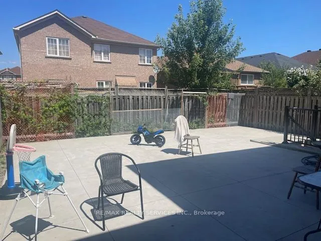 Photo 7 of 17 Legend Lane, Brampton, Fletcher's Creek Village — HOMEH