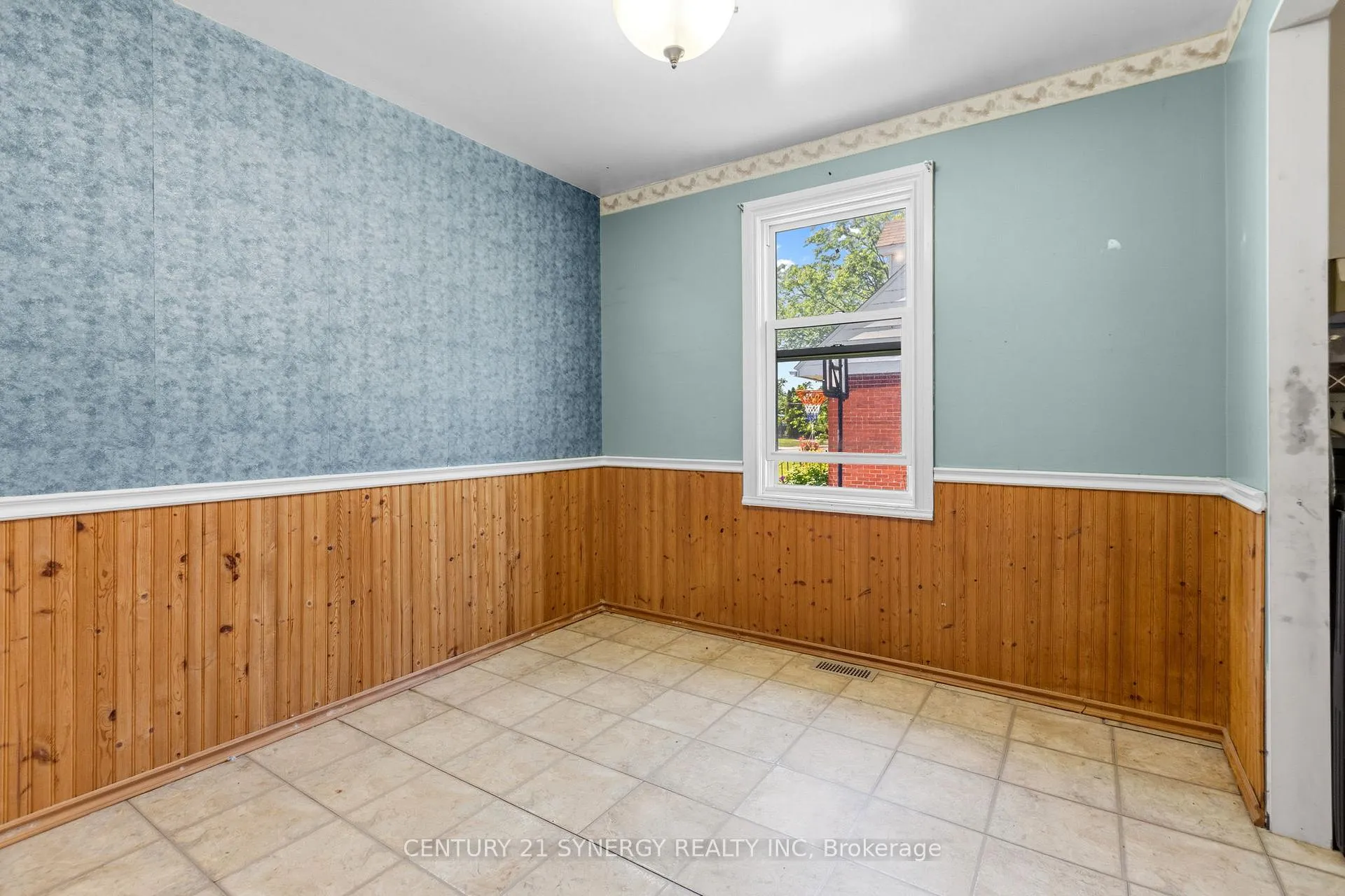 Photo 9 of 76 Bridge Street, Arnprior, Arnprior — HOMEH