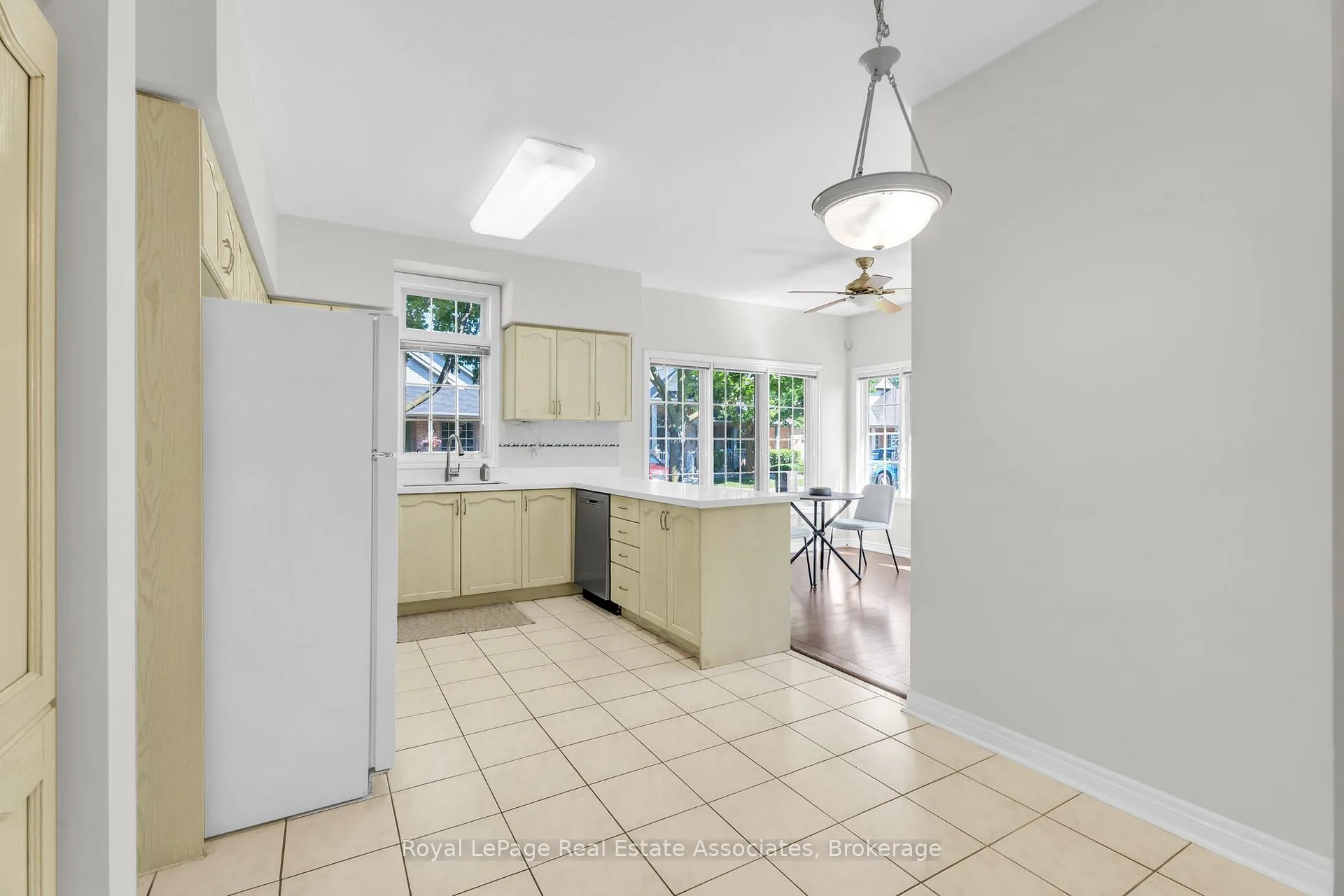 Photo 15 of Unit 12, 2 Larkdale Terrace, Brampton, Sandringham-Wellington — HOMEH