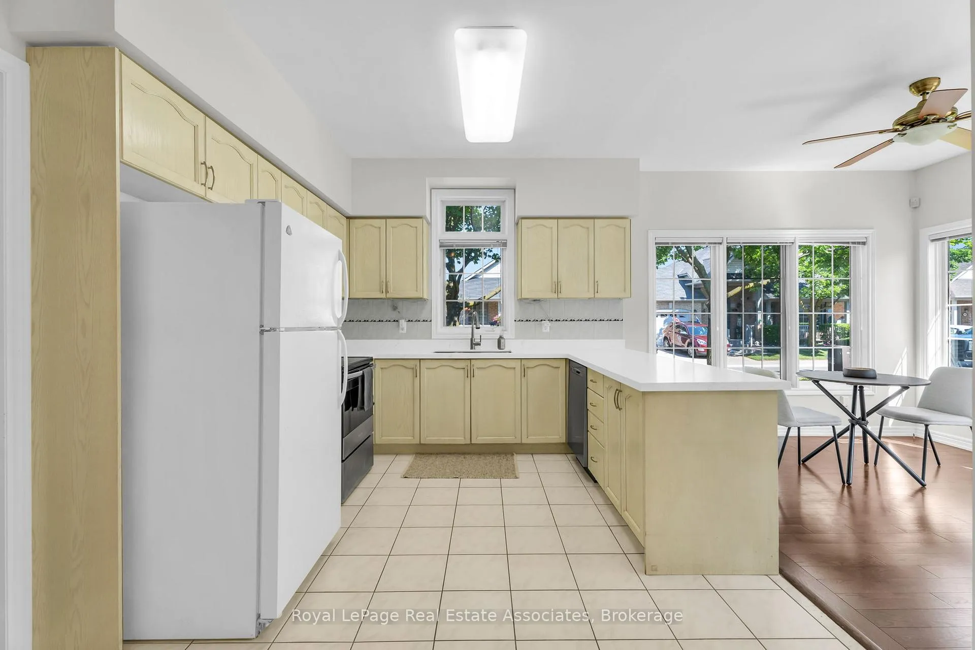 Photo 16 of Unit 12, 2 Larkdale Terrace, Brampton, Sandringham-Wellington — HOMEH