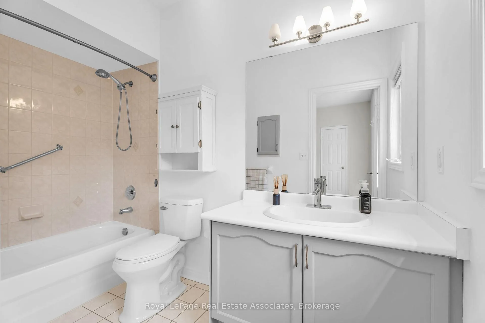 Photo 23 of Unit 12, 2 Larkdale Terrace, Brampton, Sandringham-Wellington — HOMEH