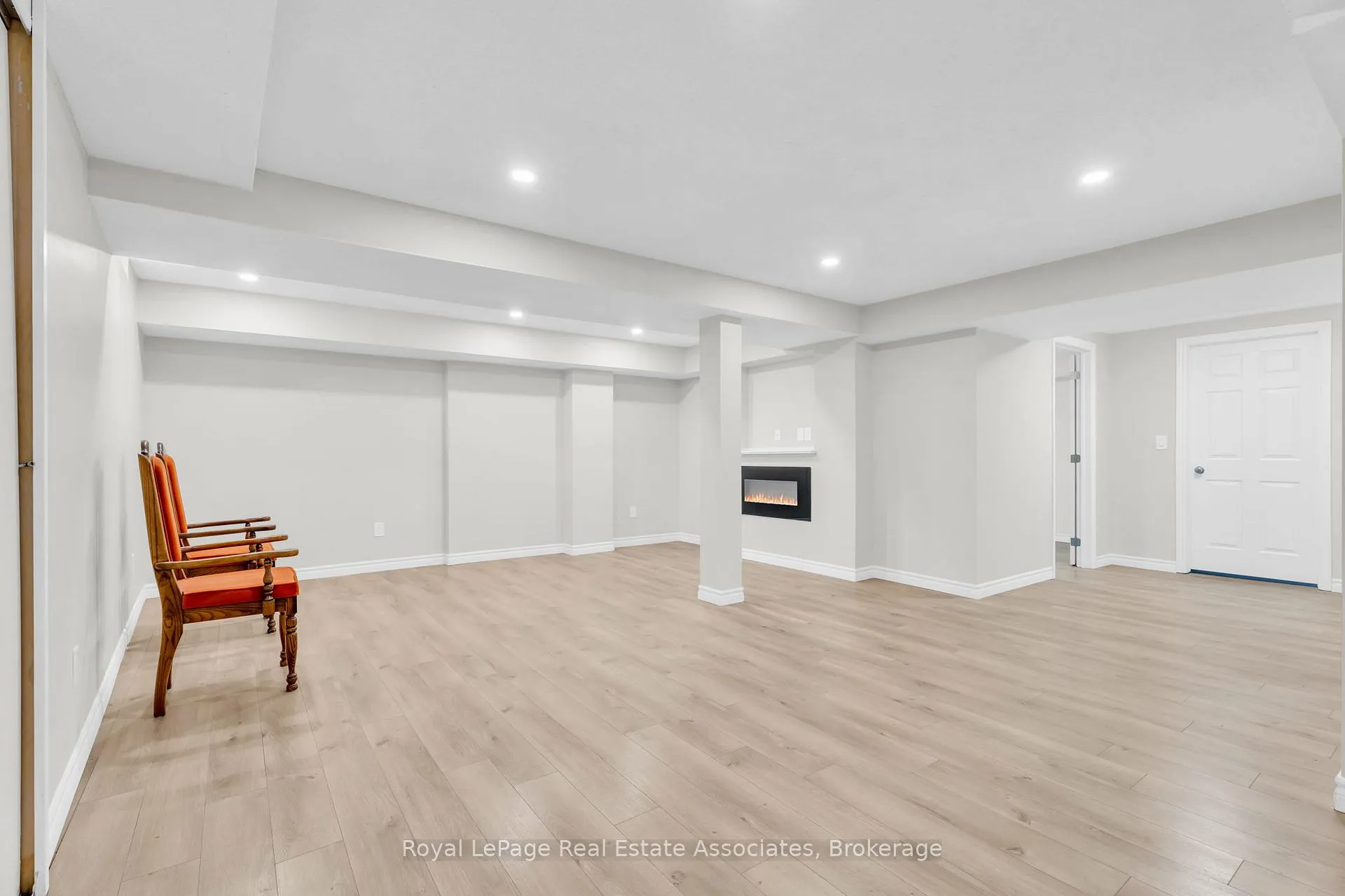 Photo 31 of Unit 12, 2 Larkdale Terrace, Brampton, Sandringham-Wellington — HOMEH