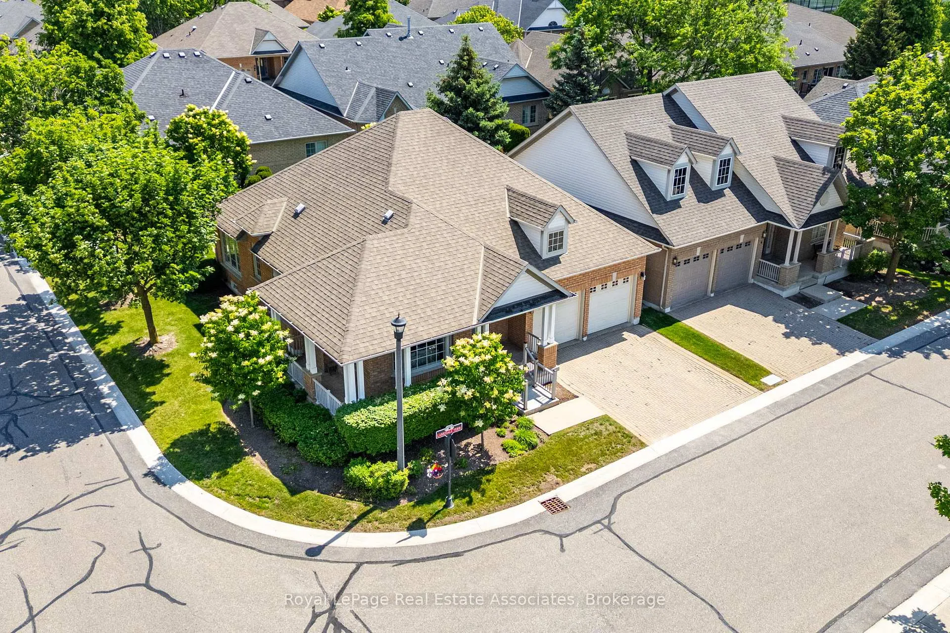 Photo 35 of Unit 12, 2 Larkdale Terrace, Brampton, Sandringham-Wellington — HOMEH