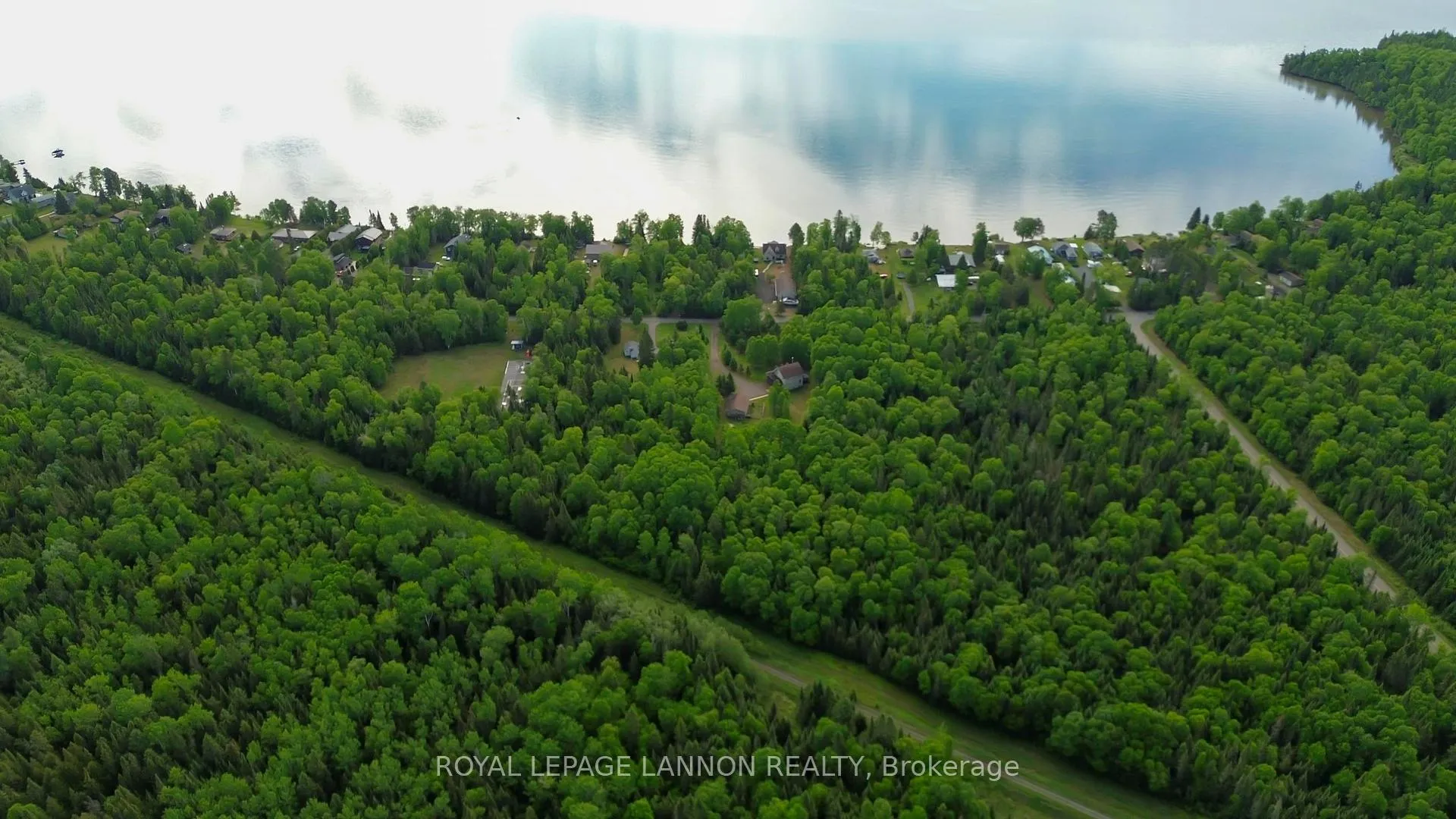 Photo 5 of 1862 Mackenzie Beach Avenue, Shuniah — HOMEH