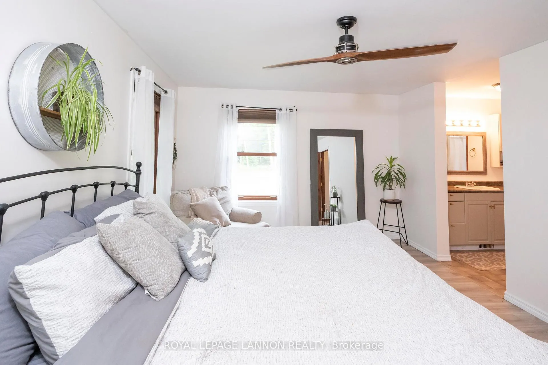 Photo 23 of 1862 Mackenzie Beach Avenue, Shuniah — HOMEH