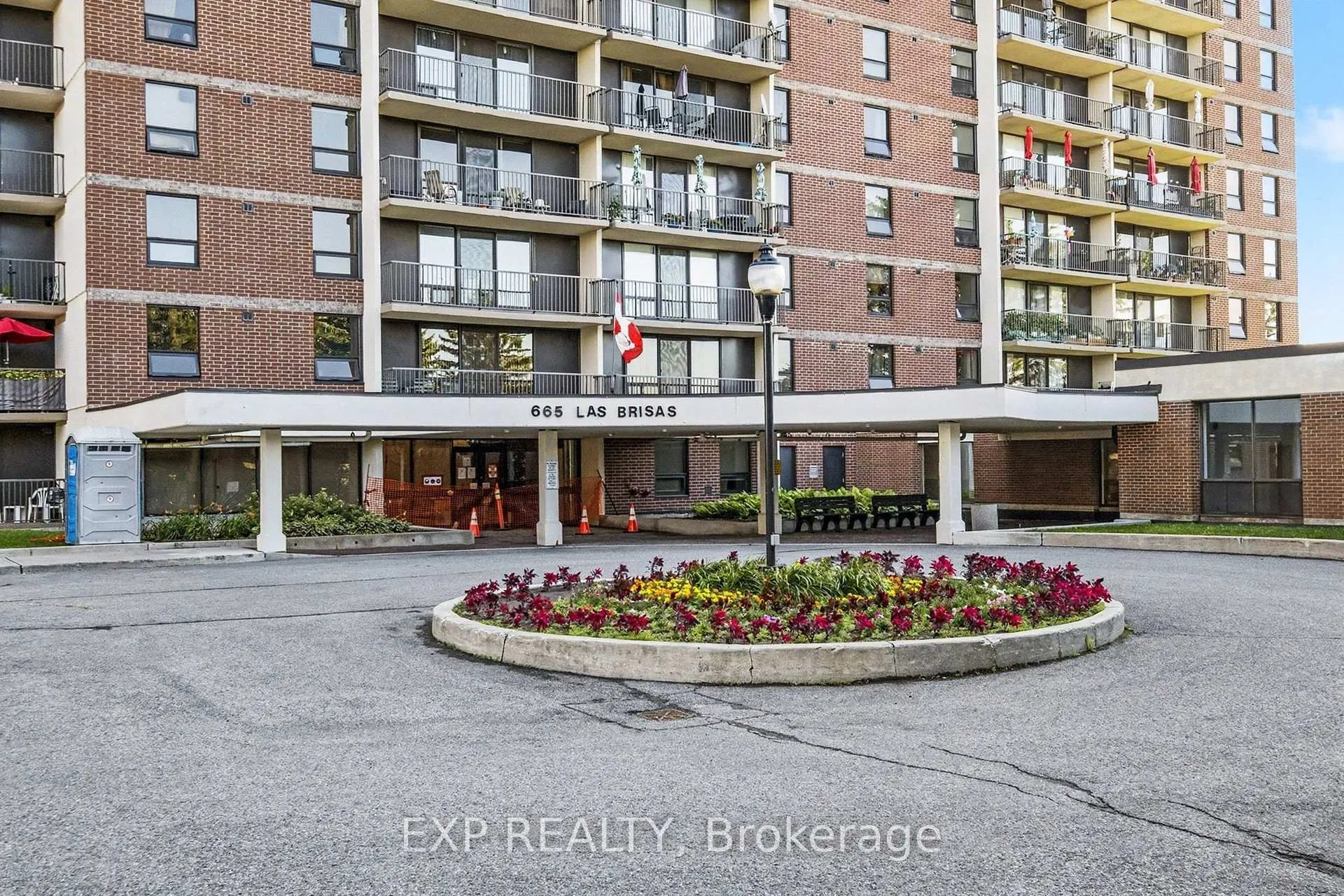 Photo 2 of Unit 802, 665 Bathgate Drive, Ottawa, Carson Meadows — HOMEH