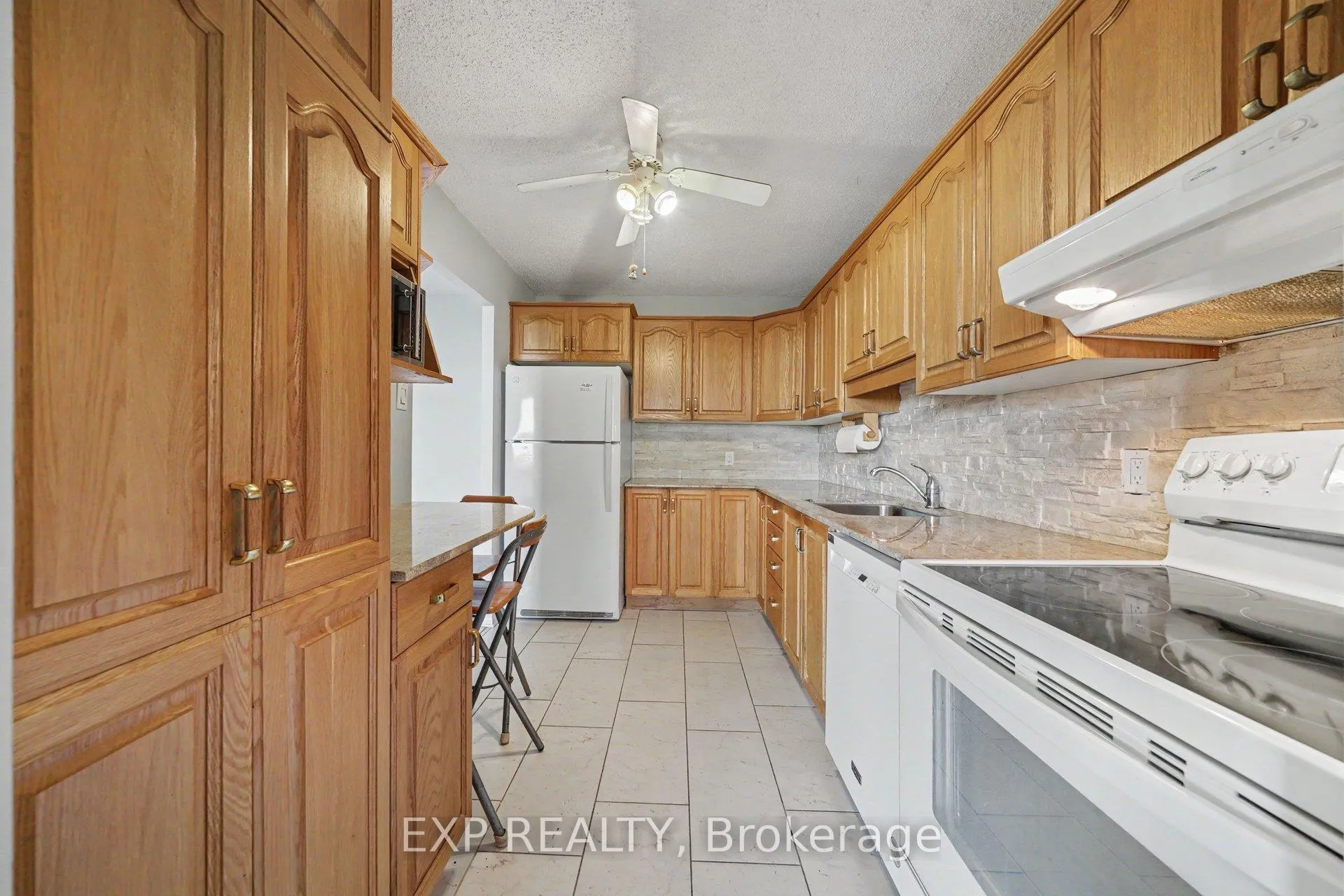 Photo 8 of Unit 802, 665 Bathgate Drive, Ottawa, Carson Meadows — HOMEH