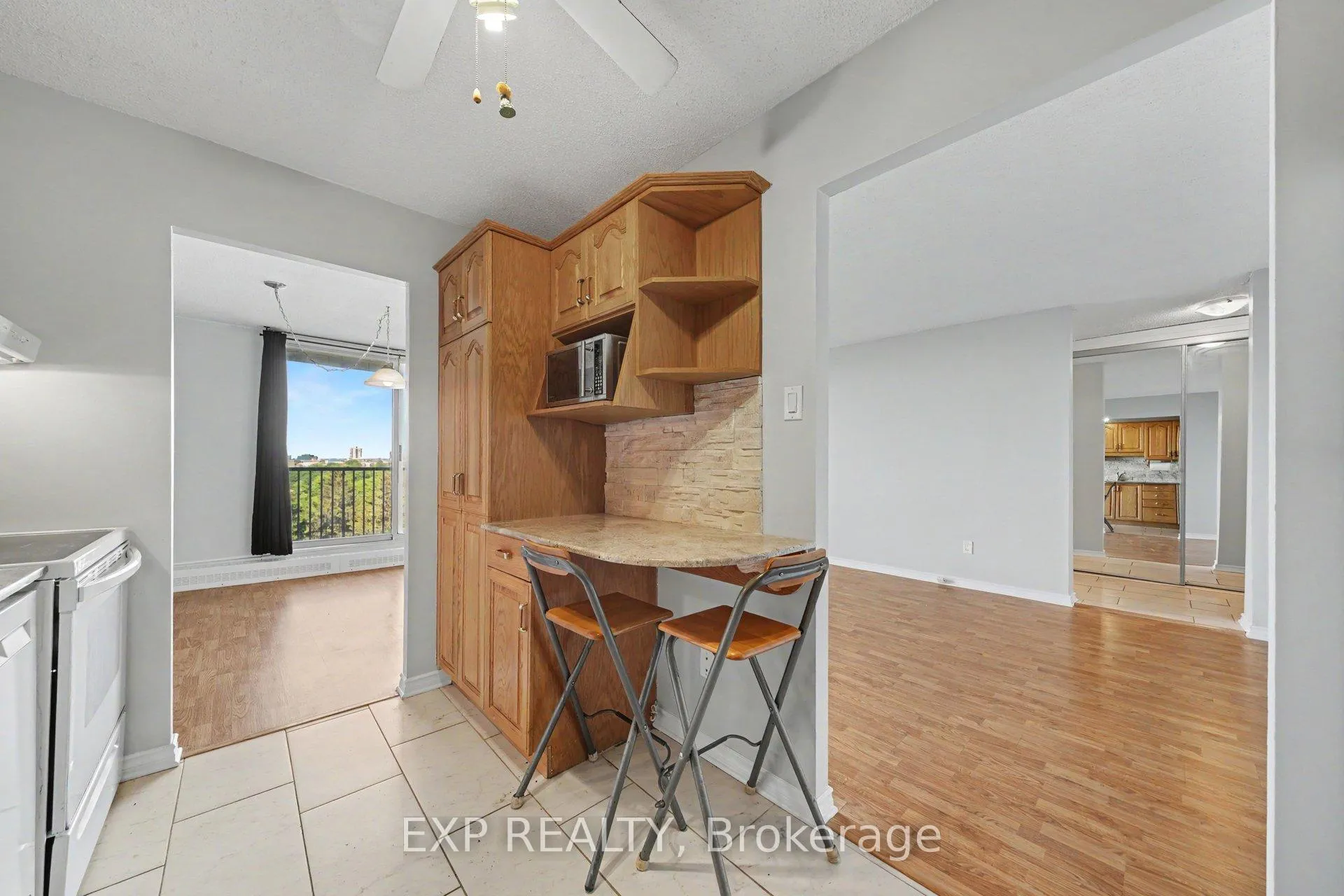 Photo 9 of Unit 802, 665 Bathgate Drive, Ottawa, Carson Meadows — HOMEH
