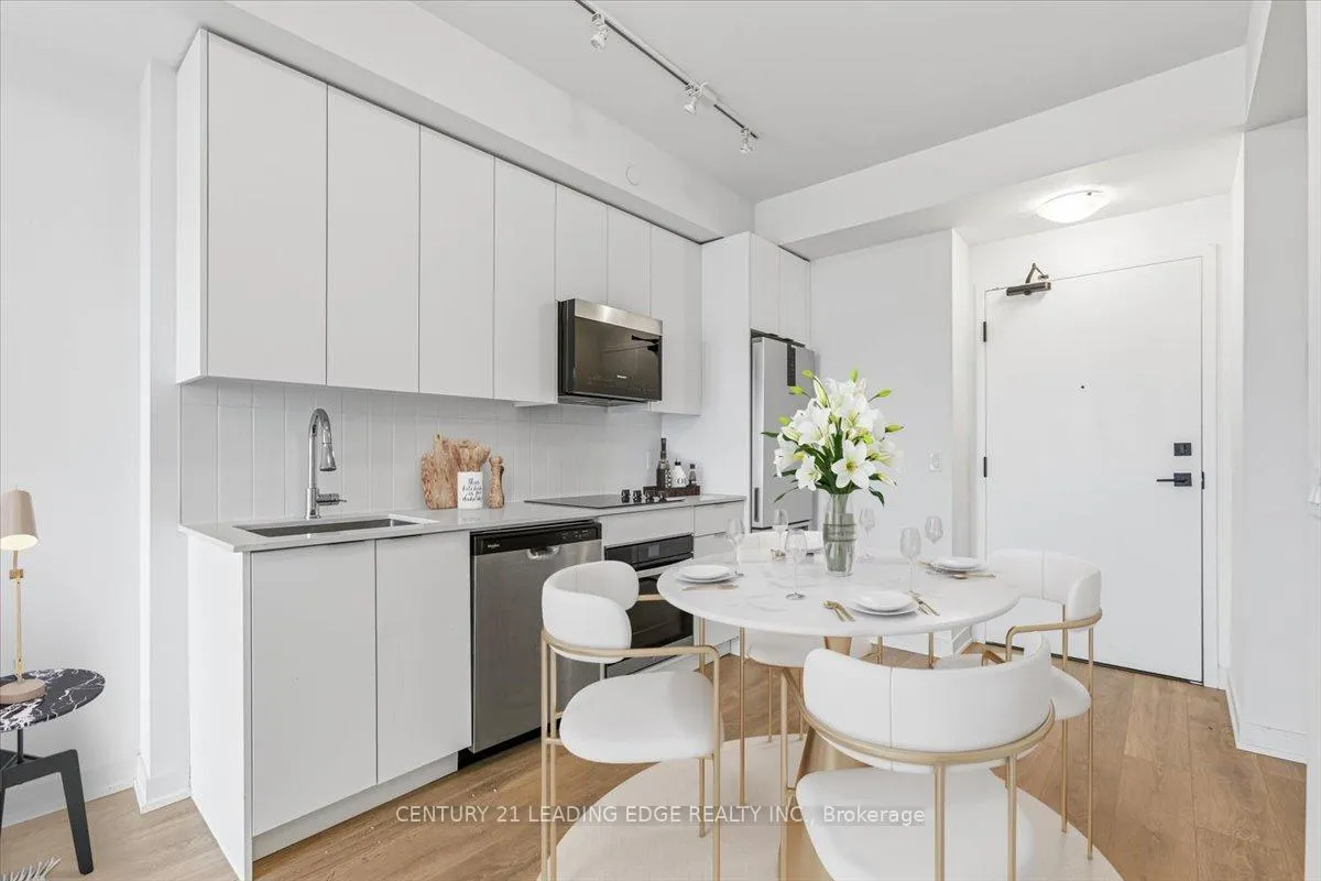 Photo 4 of Unit 2027, 498 Caldari Road, Vaughan, Concord — HOMEH