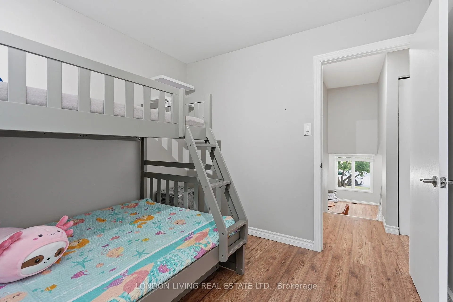 Photo 22 of 388 Deveron Crescent, London, South T — HOMEH
