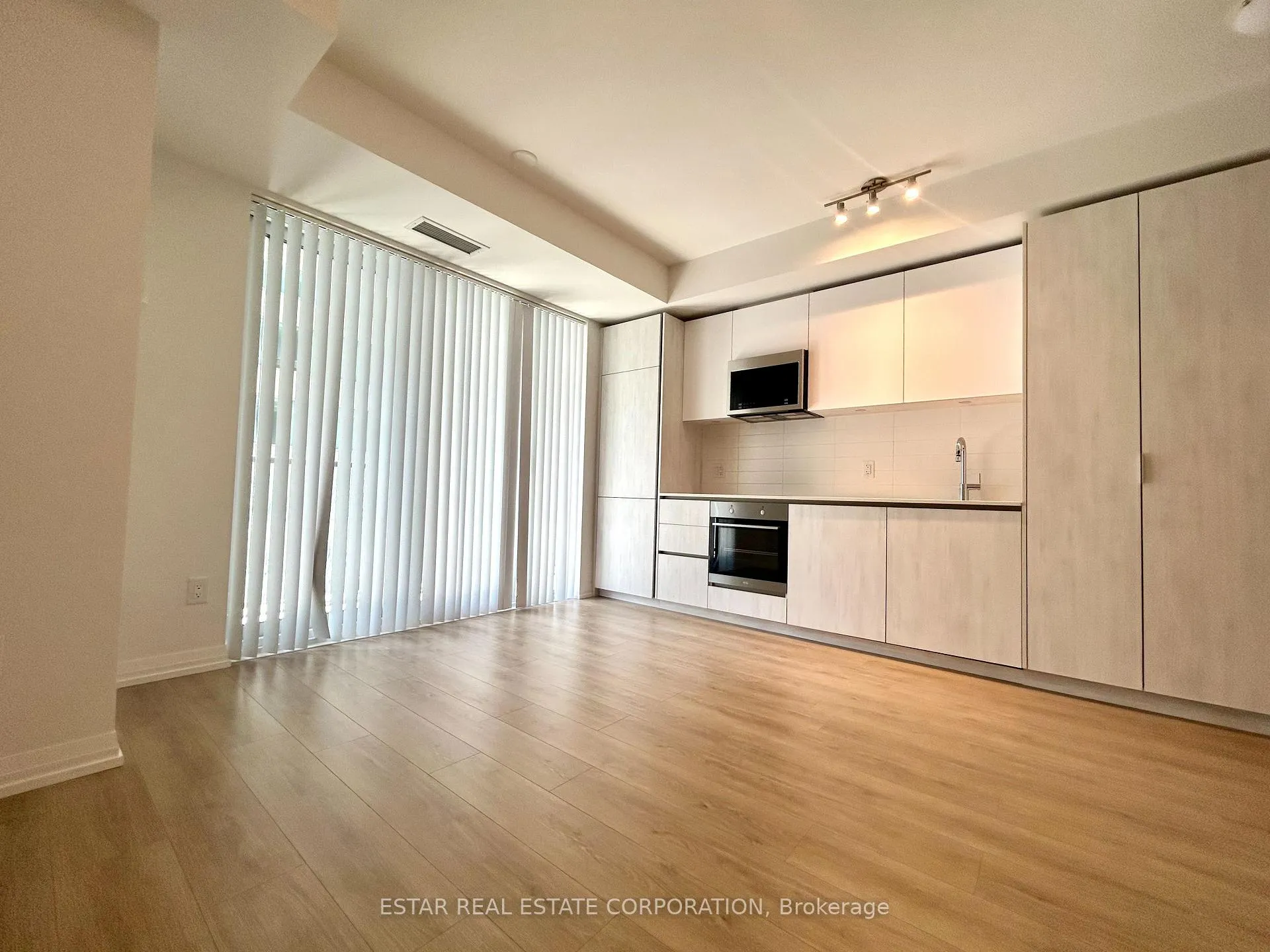 Photo 4 of Unit 2011, 8 Widmer Street, Toronto, Waterfront Communities — HOMEH