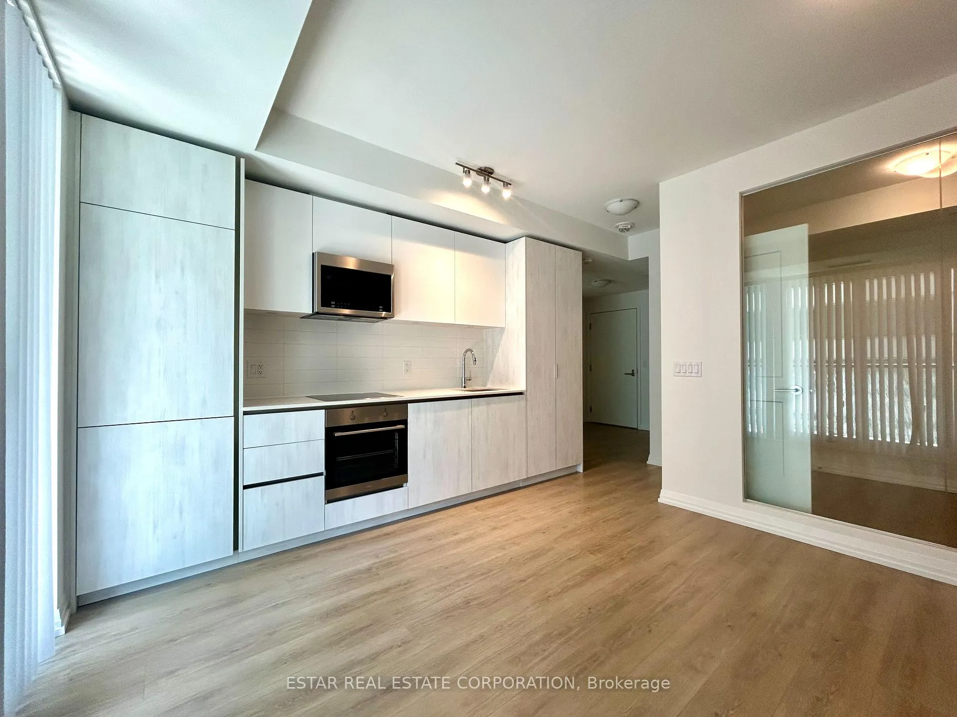Photo 5 of Unit 2011, 8 Widmer Street, Toronto, Waterfront Communities — HOMEH