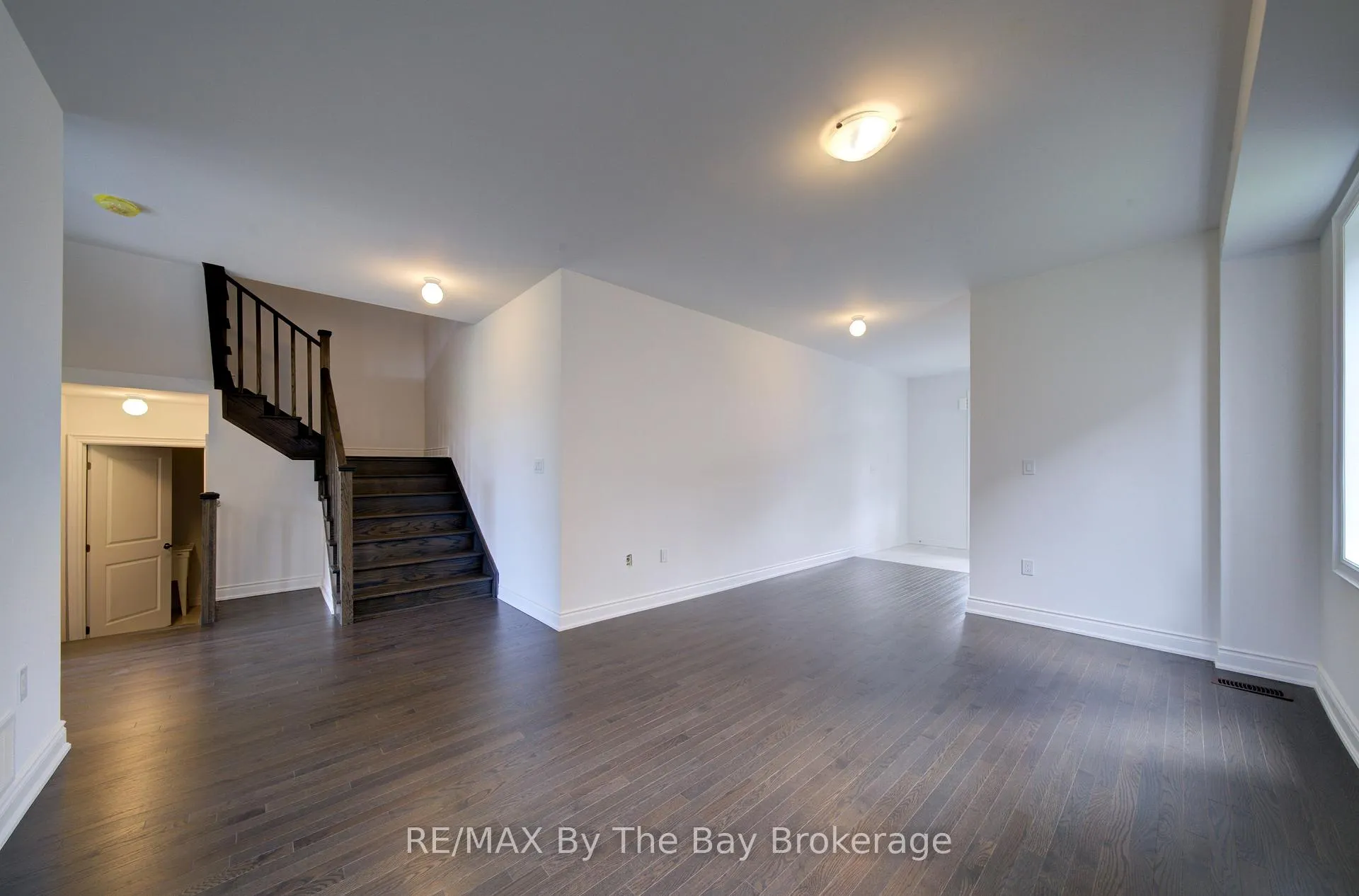 Photo 6 of 18 Amber Drive, Wasaga Beach — HOMEH