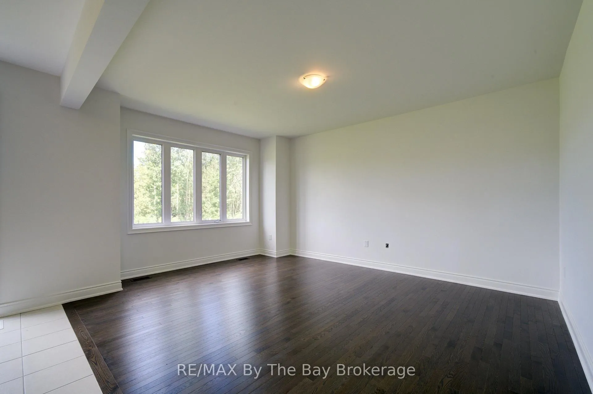 Photo 9 of 18 Amber Drive, Wasaga Beach — HOMEH