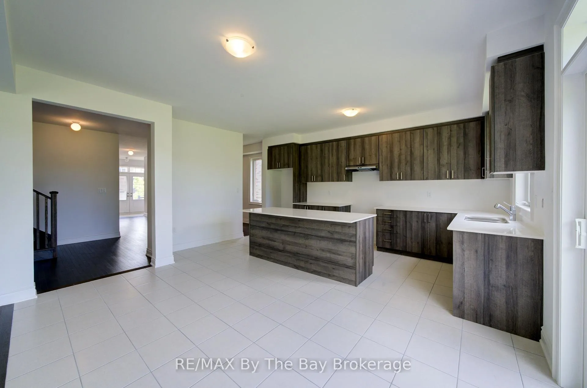 Photo 12 of 18 Amber Drive, Wasaga Beach — HOMEH