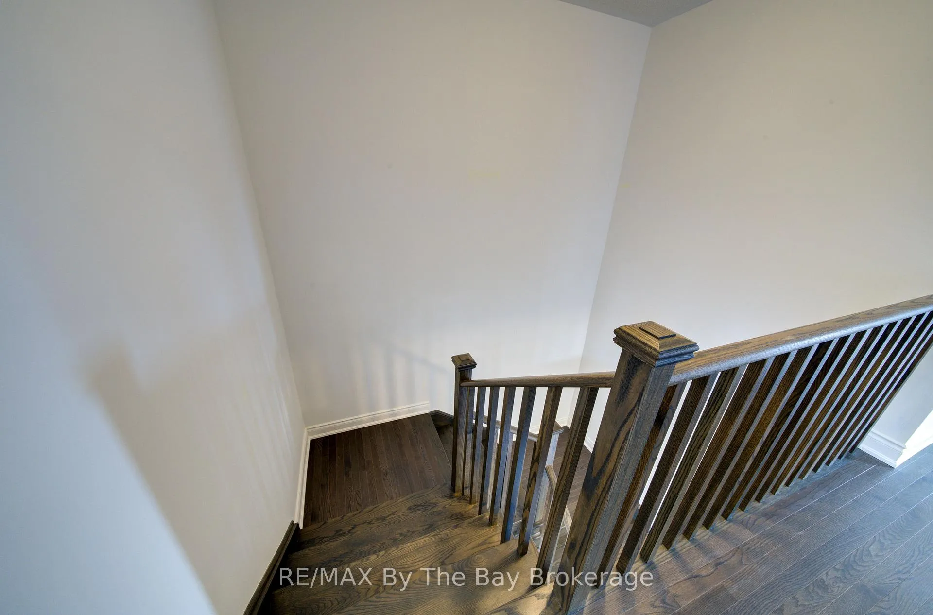 Photo 16 of 18 Amber Drive, Wasaga Beach — HOMEH