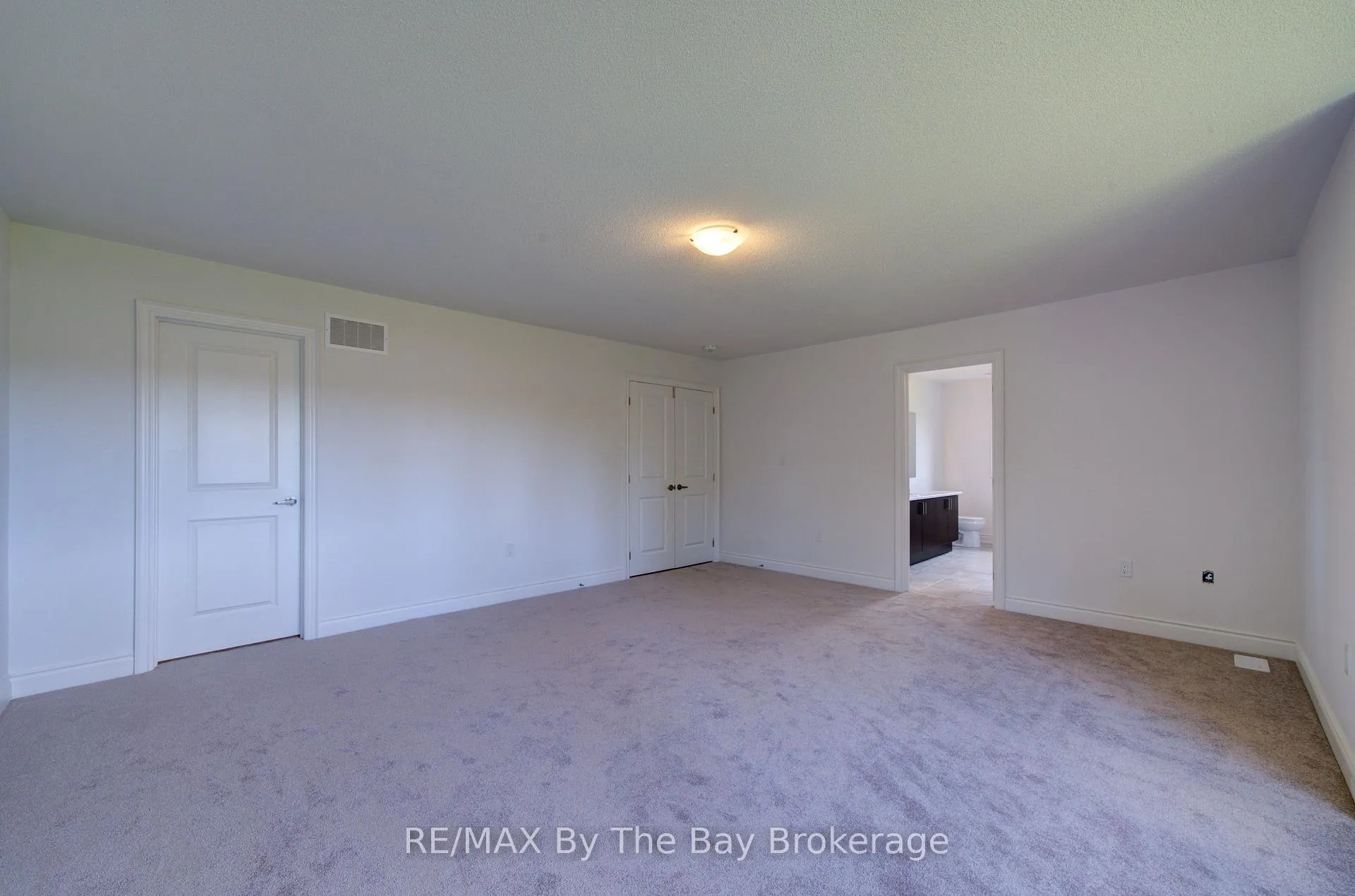 Photo 20 of 18 Amber Drive, Wasaga Beach — HOMEH