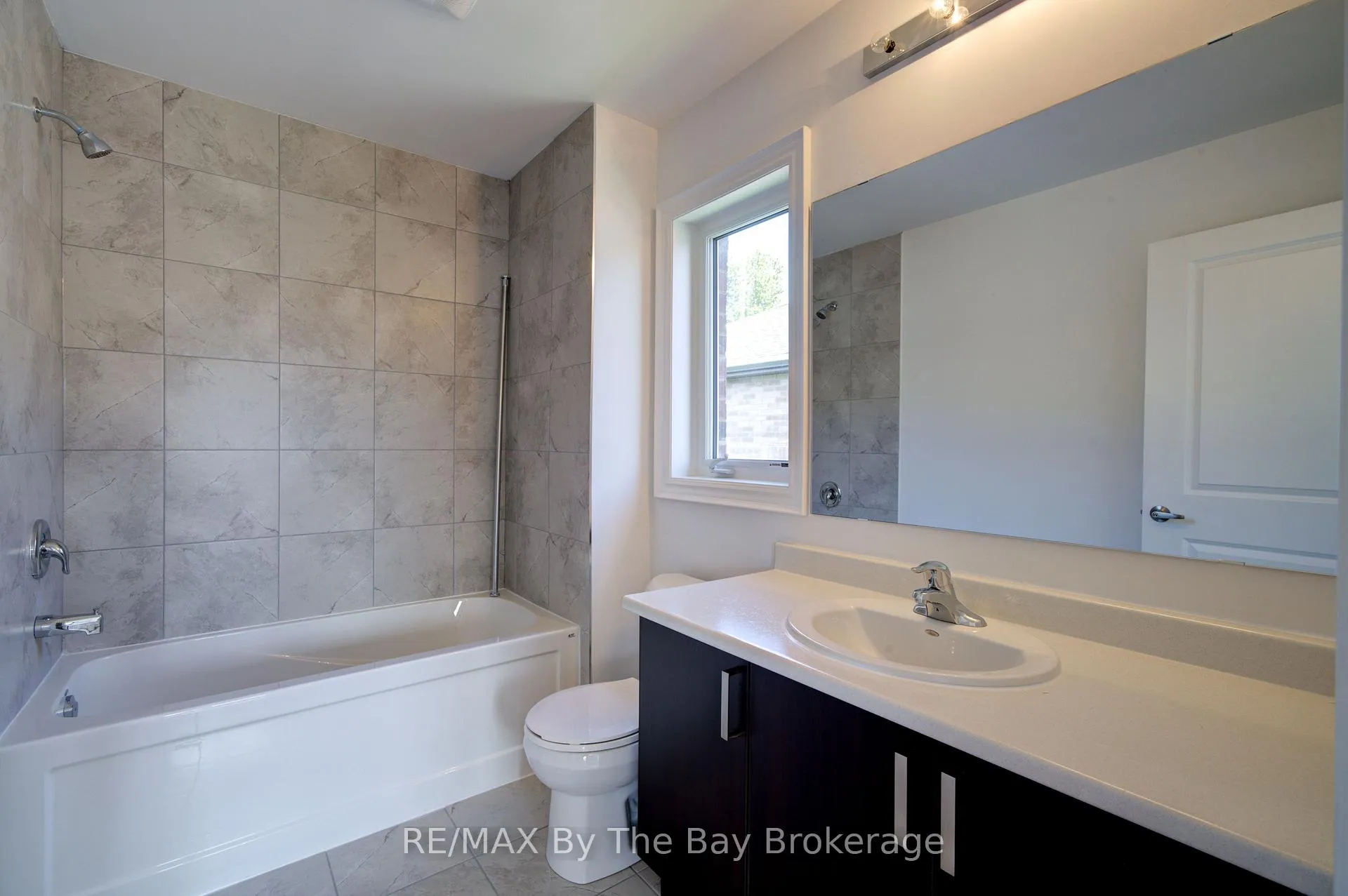 Photo 29 of 18 Amber Drive, Wasaga Beach — HOMEH