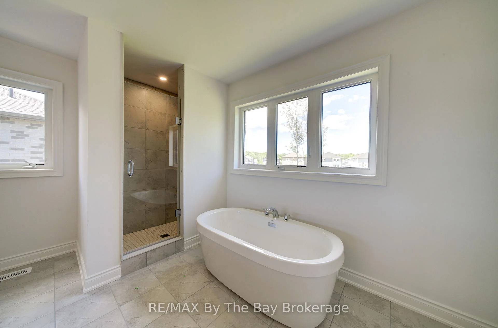 Photo 51 of 18 Amber Drive, Wasaga Beach — HOMEH