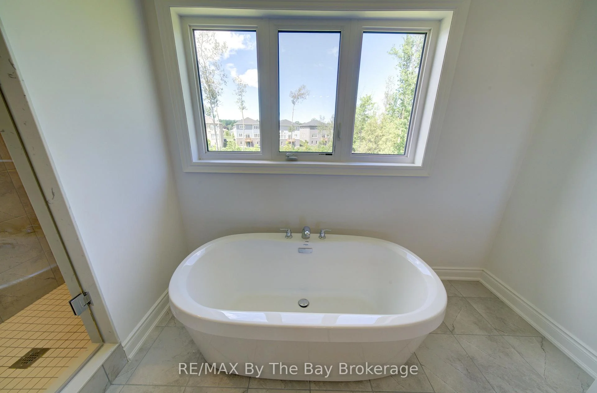 Photo 52 of 18 Amber Drive, Wasaga Beach — HOMEH