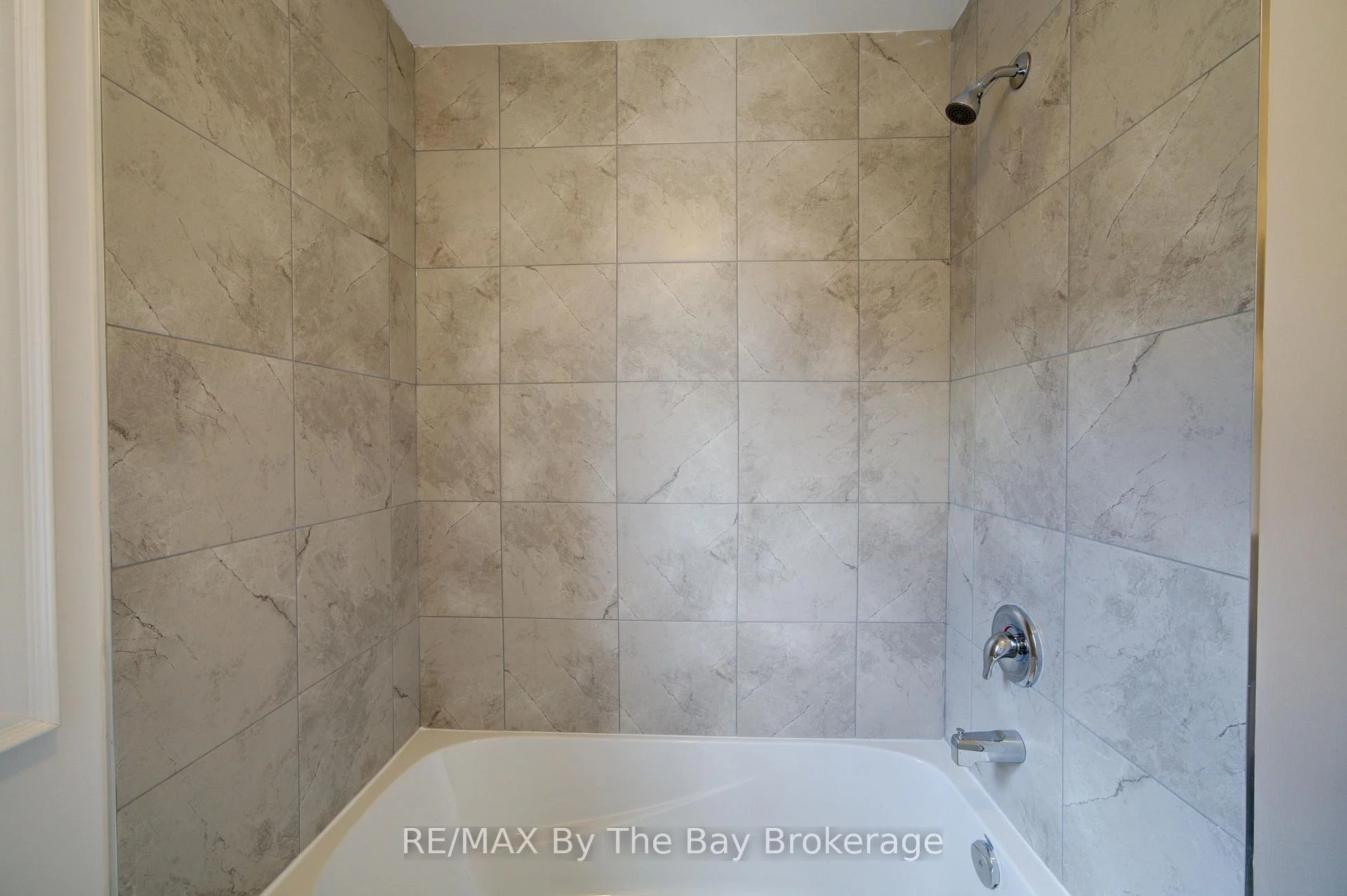 Photo 54 of 18 Amber Drive, Wasaga Beach — HOMEH