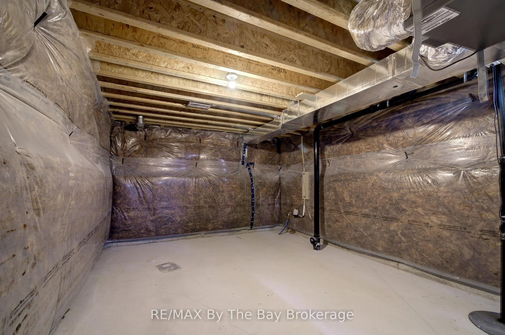 Photo 57 of 18 Amber Drive, Wasaga Beach — HOMEH