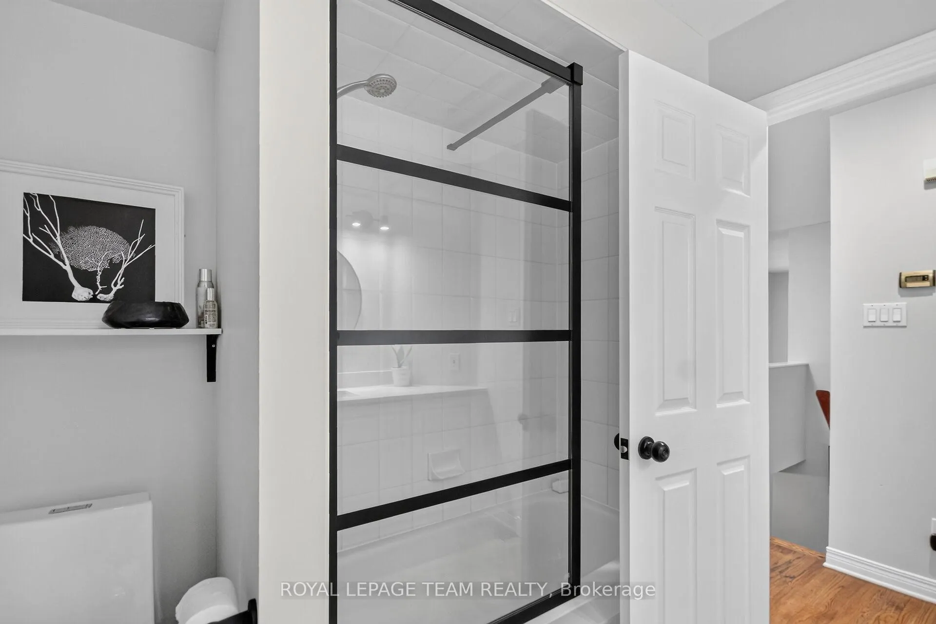 Photo 32 of 58 Forest Gate Way, Ottawa, Barrhaven East — HOMEH