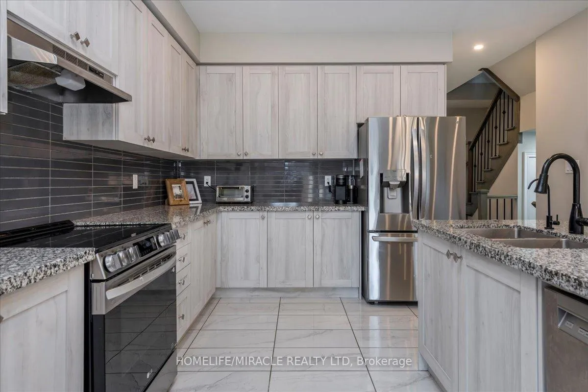Photo 6 of 79 Lorne Thomas Place, New Tecumseth, Alliston — HOMEH