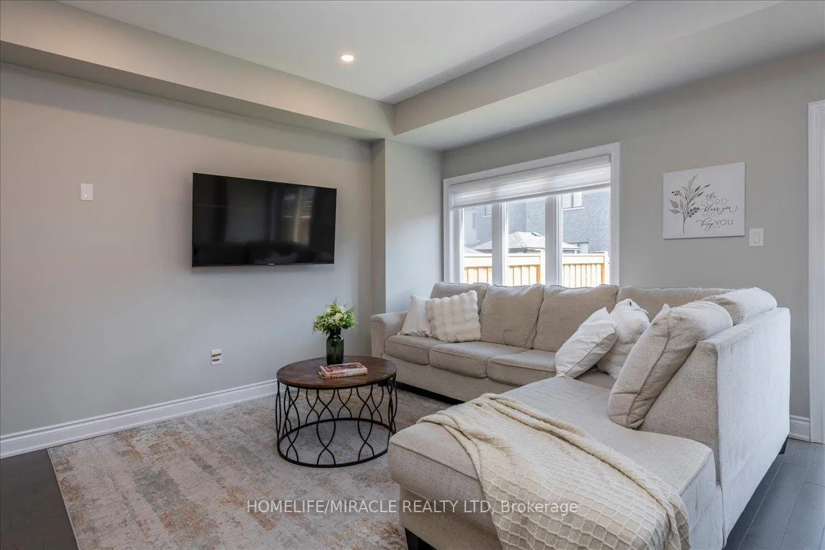 Photo 11 of 79 Lorne Thomas Place, New Tecumseth, Alliston — HOMEH