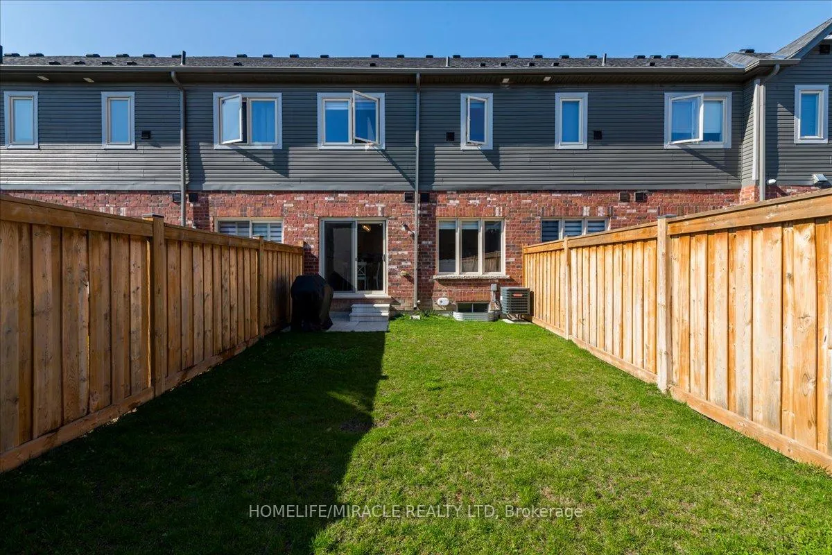 Photo 24 of 79 Lorne Thomas Place, New Tecumseth, Alliston — HOMEH