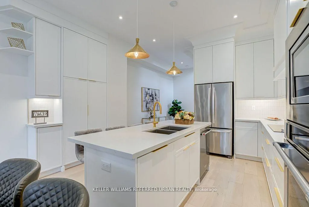 Photo 6 of 16A Maple Avenue N, Mississauga, Port Credit — HOMEH