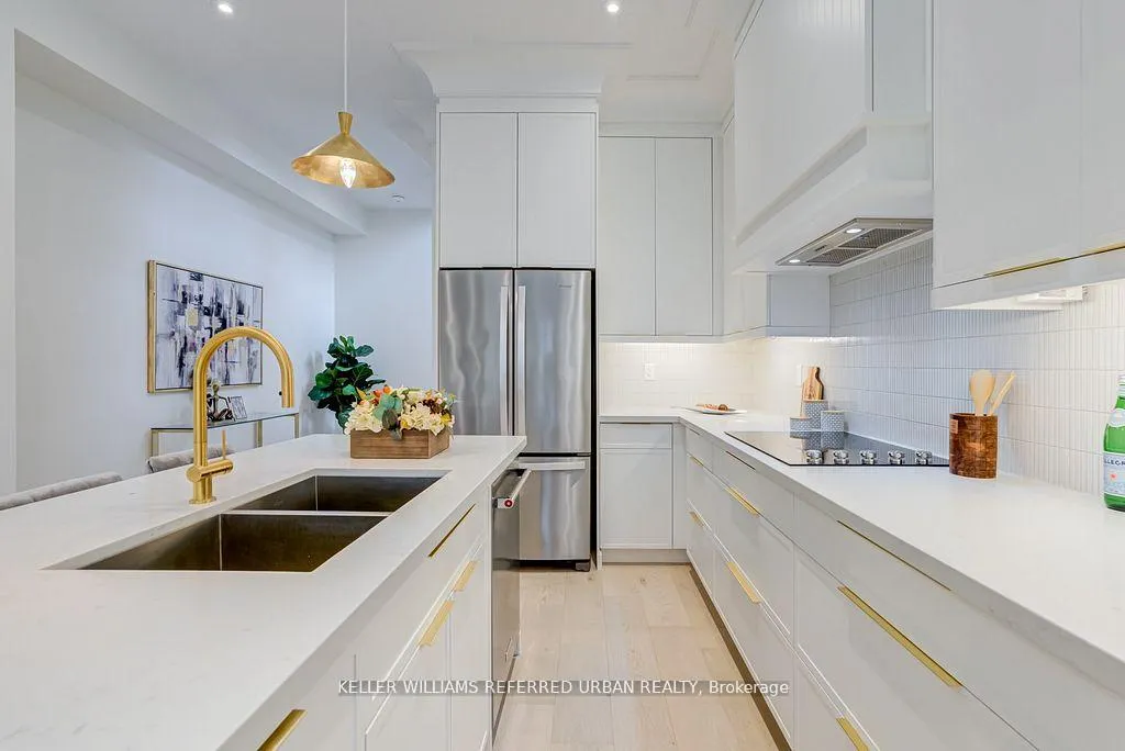 Photo 8 of 16A Maple Avenue N, Mississauga, Port Credit — HOMEH