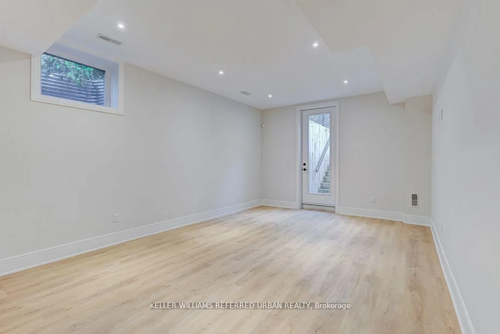 Photo 37 of 16A Maple Avenue N, Mississauga, Port Credit — HOMEH