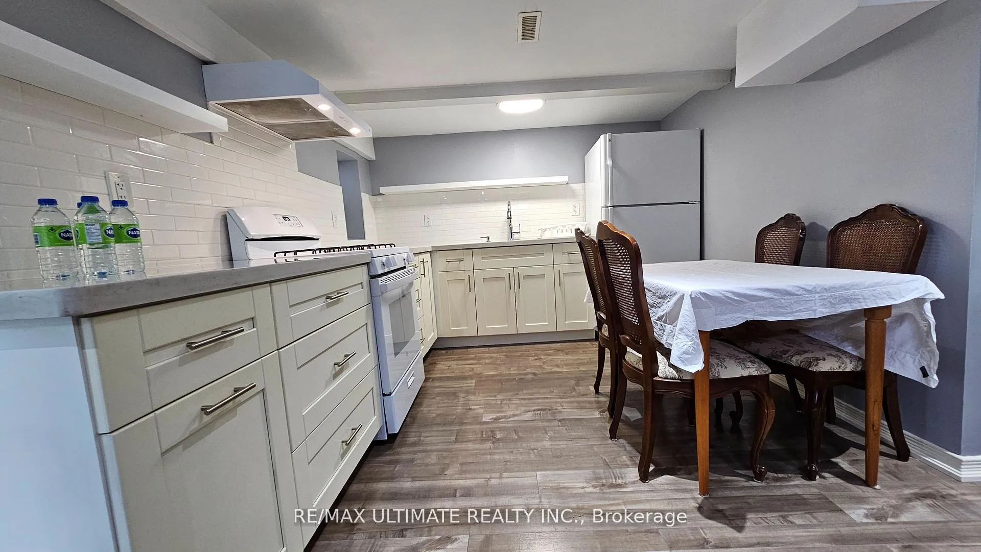 Photo 2 of Unit Bsmt, 16 Failsworth Avenue, Toronto, Keelesdale-Eglinton West — HOMEH