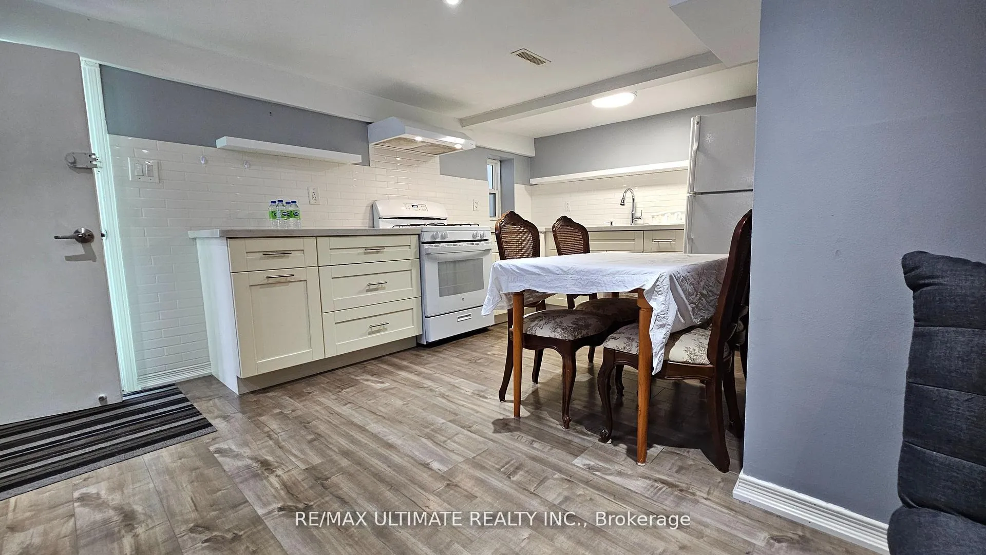 Photo 3 of Unit Bsmt, 16 Failsworth Avenue, Toronto, Keelesdale-Eglinton West — HOMEH