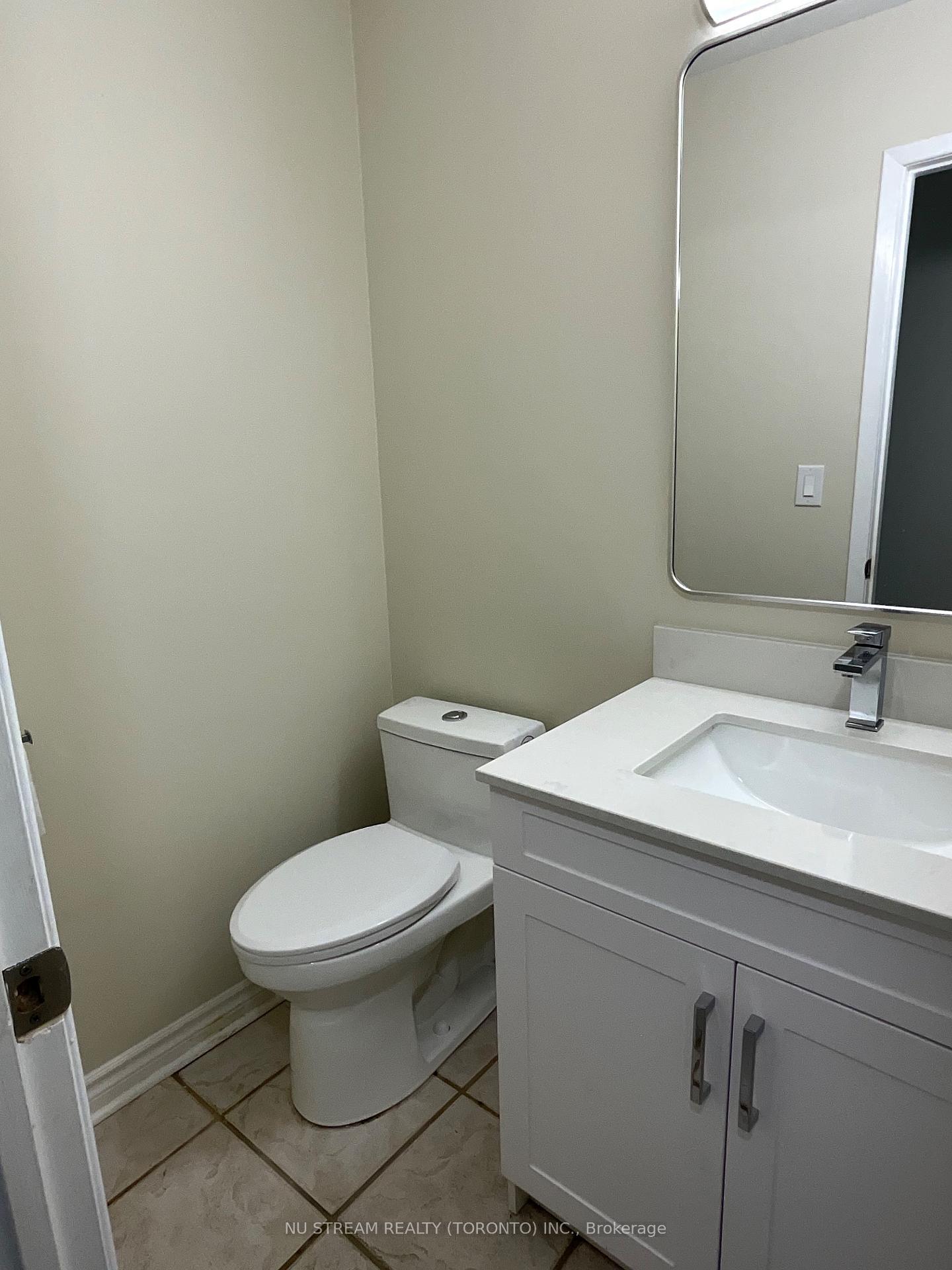 Photo 11 of 45 Emmeloord Crescent, Markham, Unionville — HOMEH