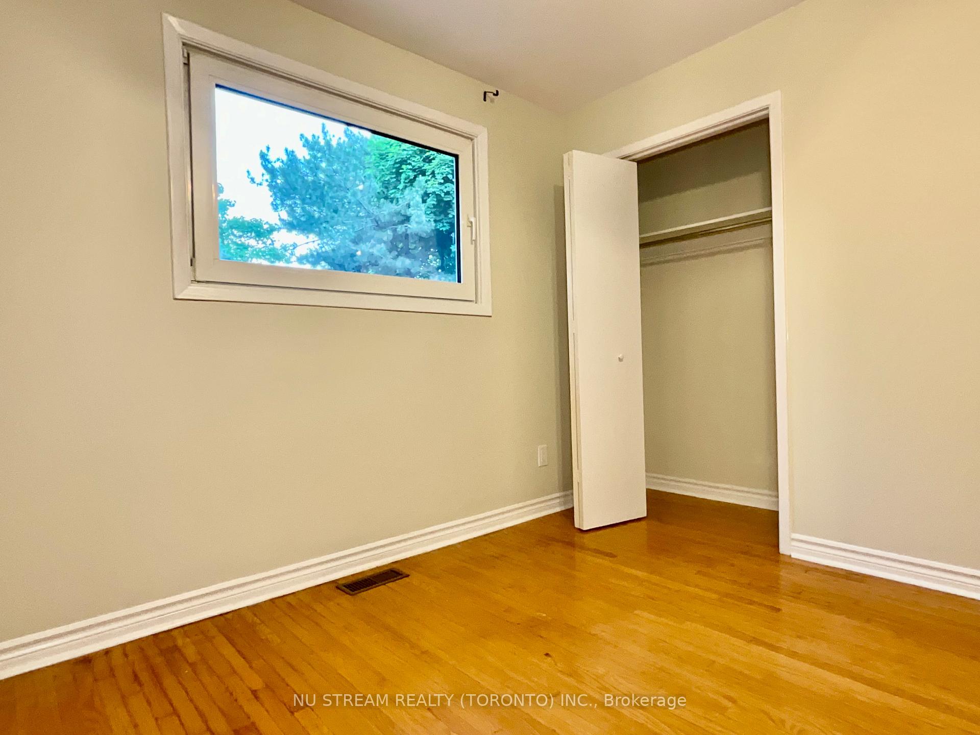 Photo 22 of 45 Emmeloord Crescent, Markham, Unionville — HOMEH